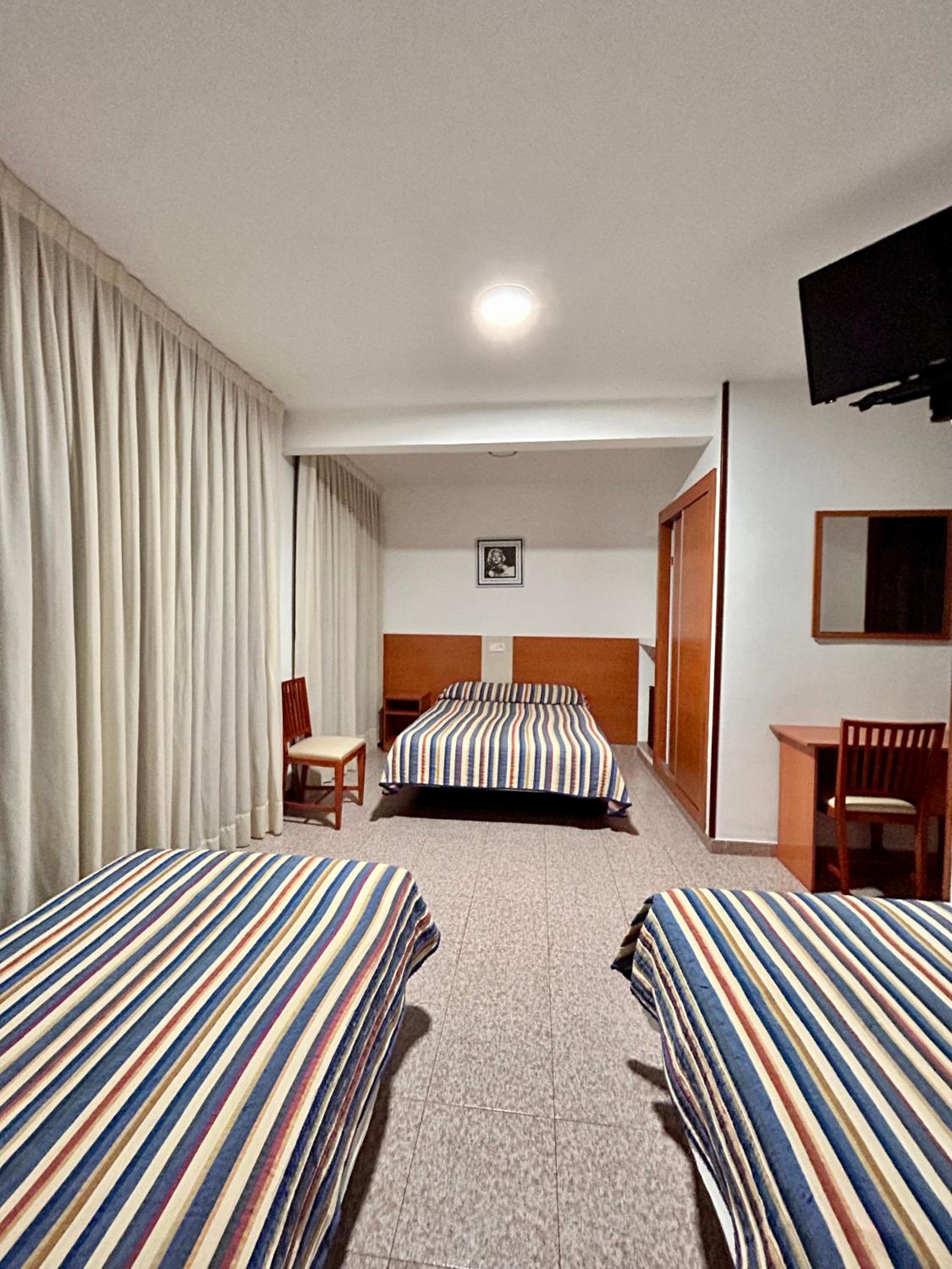 Quadruple Room - Photo 10