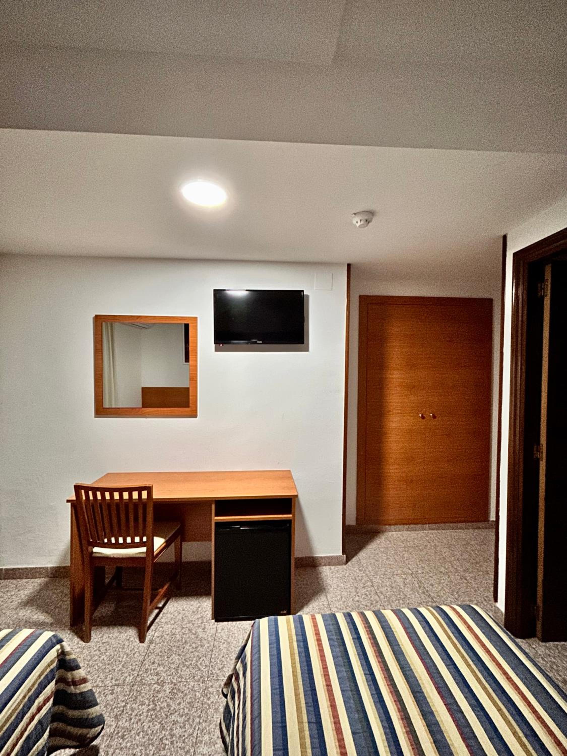 Triple Room - Photo 13