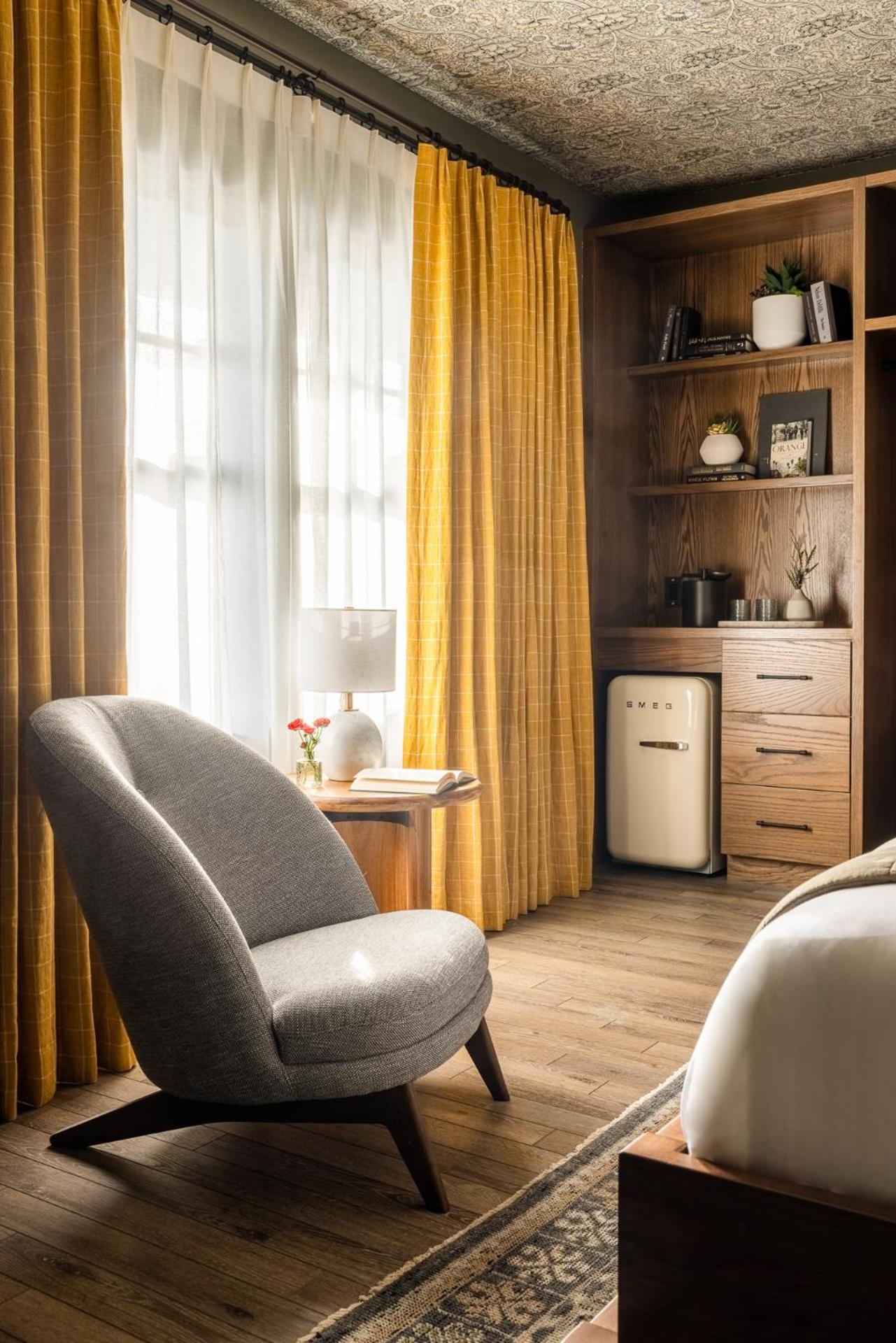 Standard King Room photo 1
