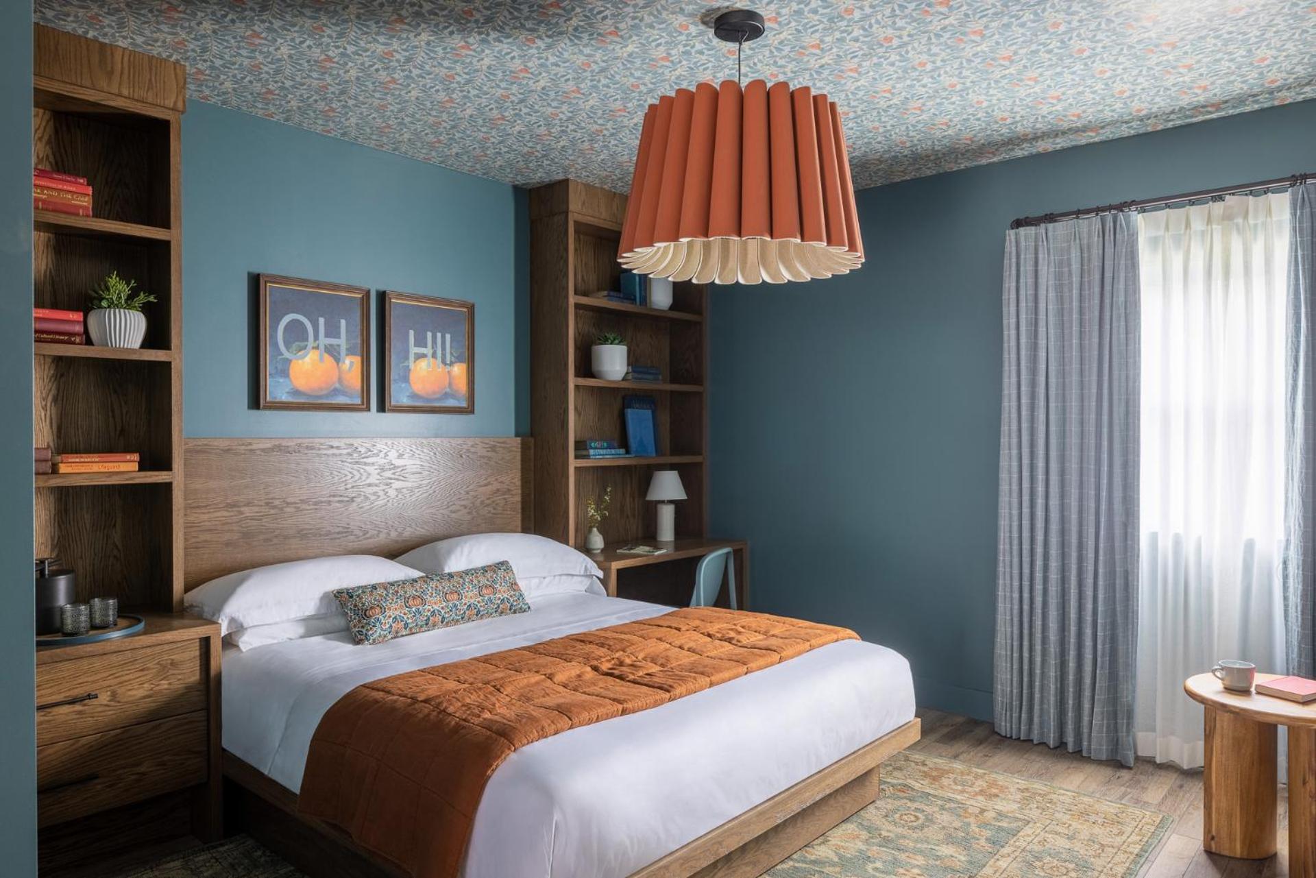Deluxe King Room photo 1