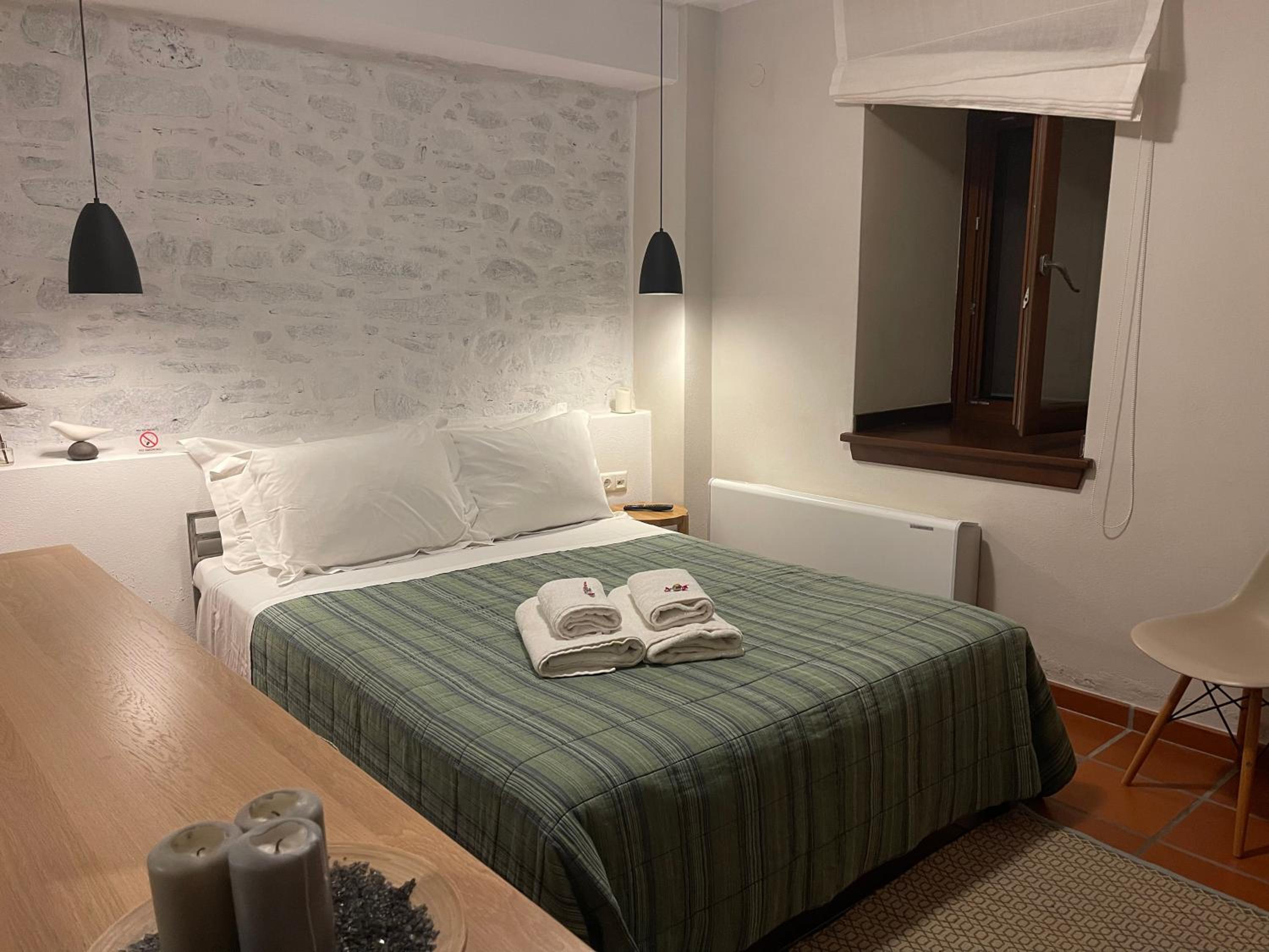 Budget Double Room photo 2