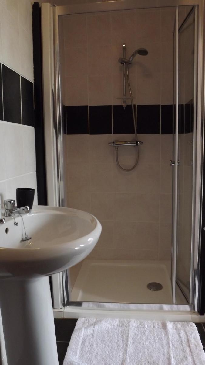 Budget Double Room photo 3