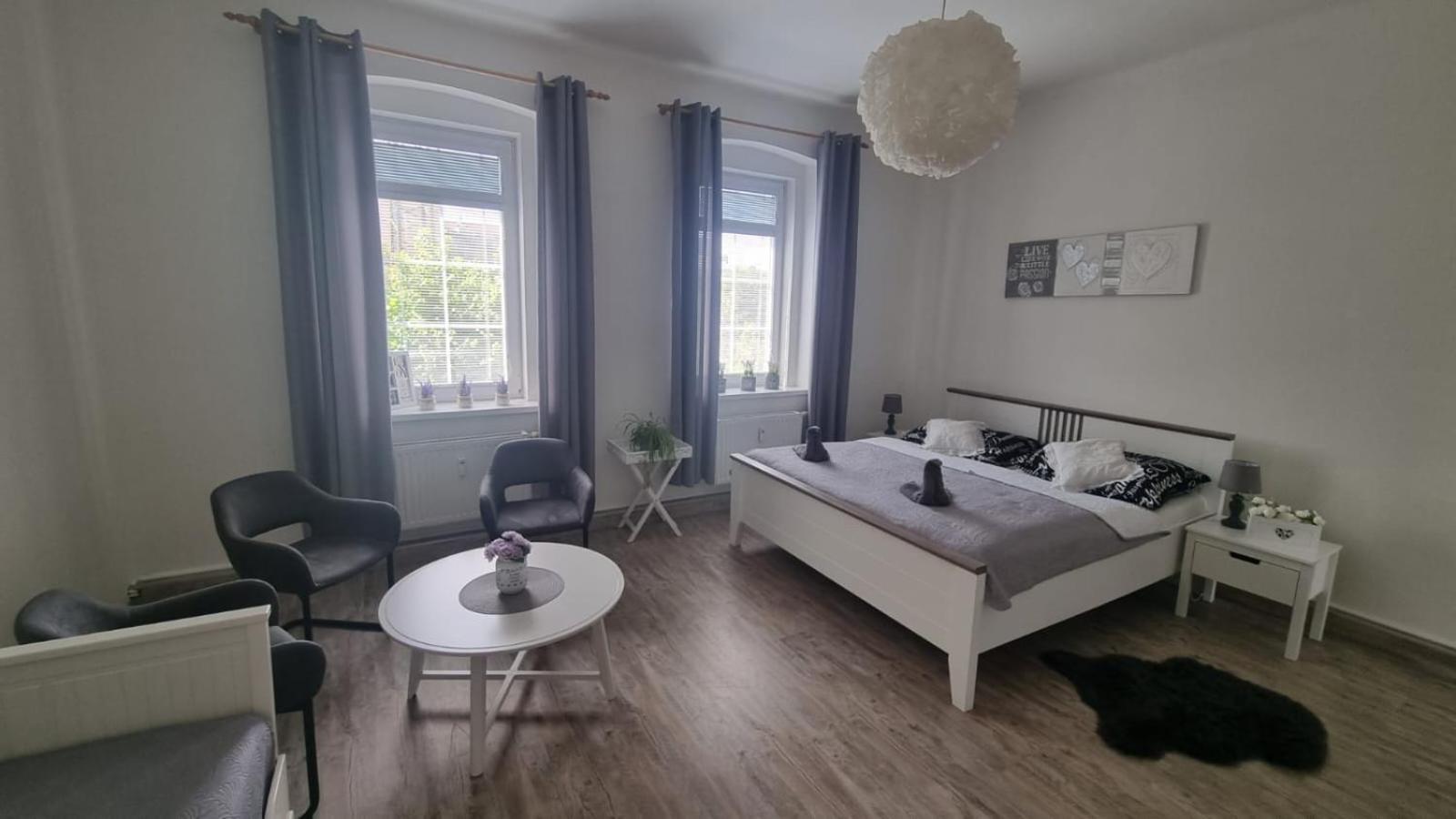 One-Bedroom Apartment - Photo 27