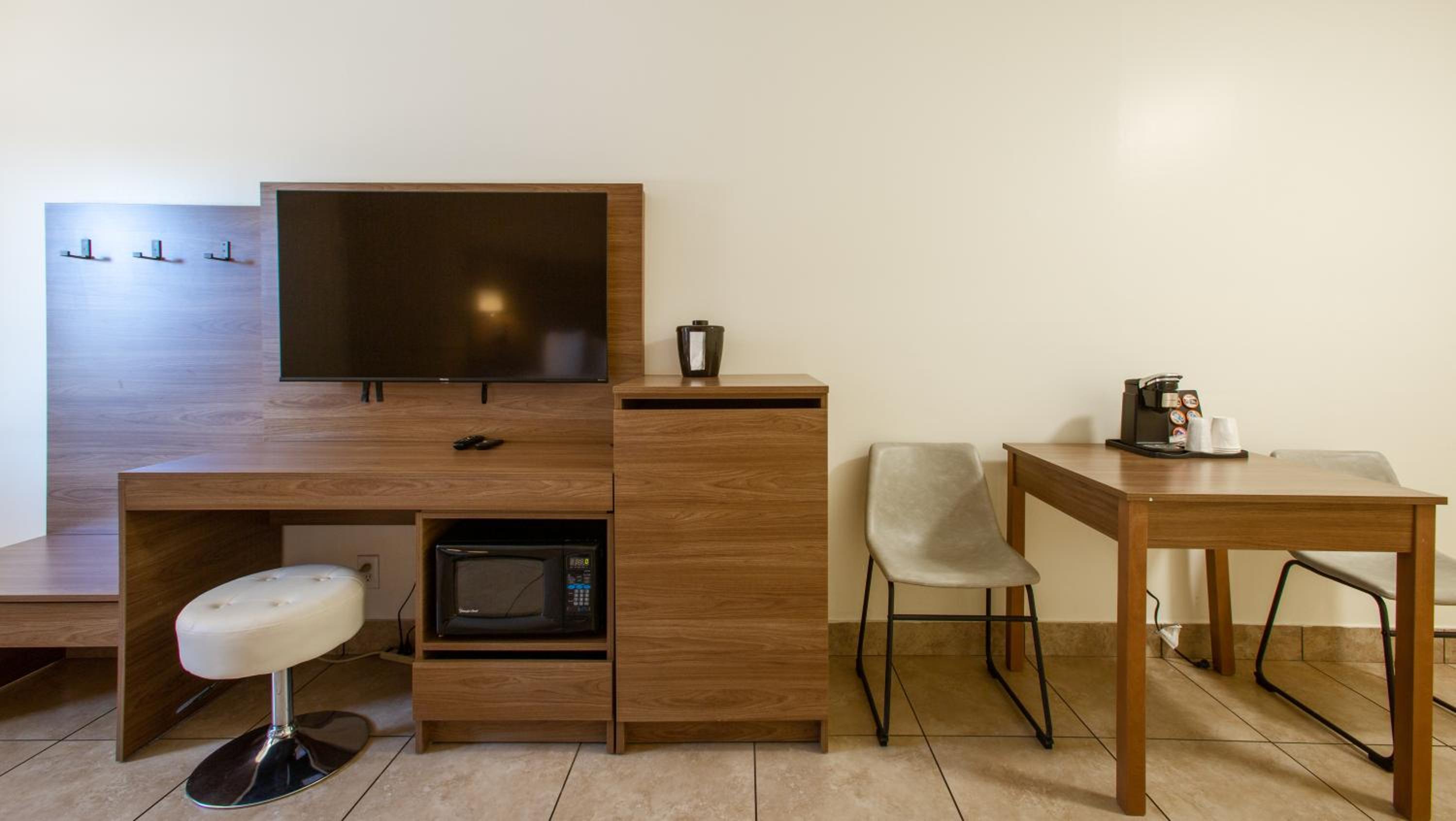 Accessible Queen Oasis - Photo 3