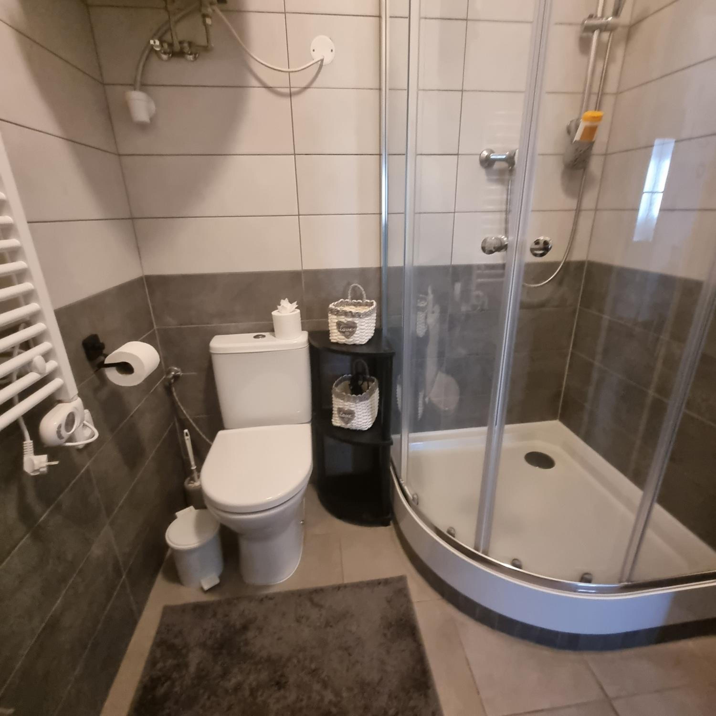 One-Bedroom Apartment - Photo 33