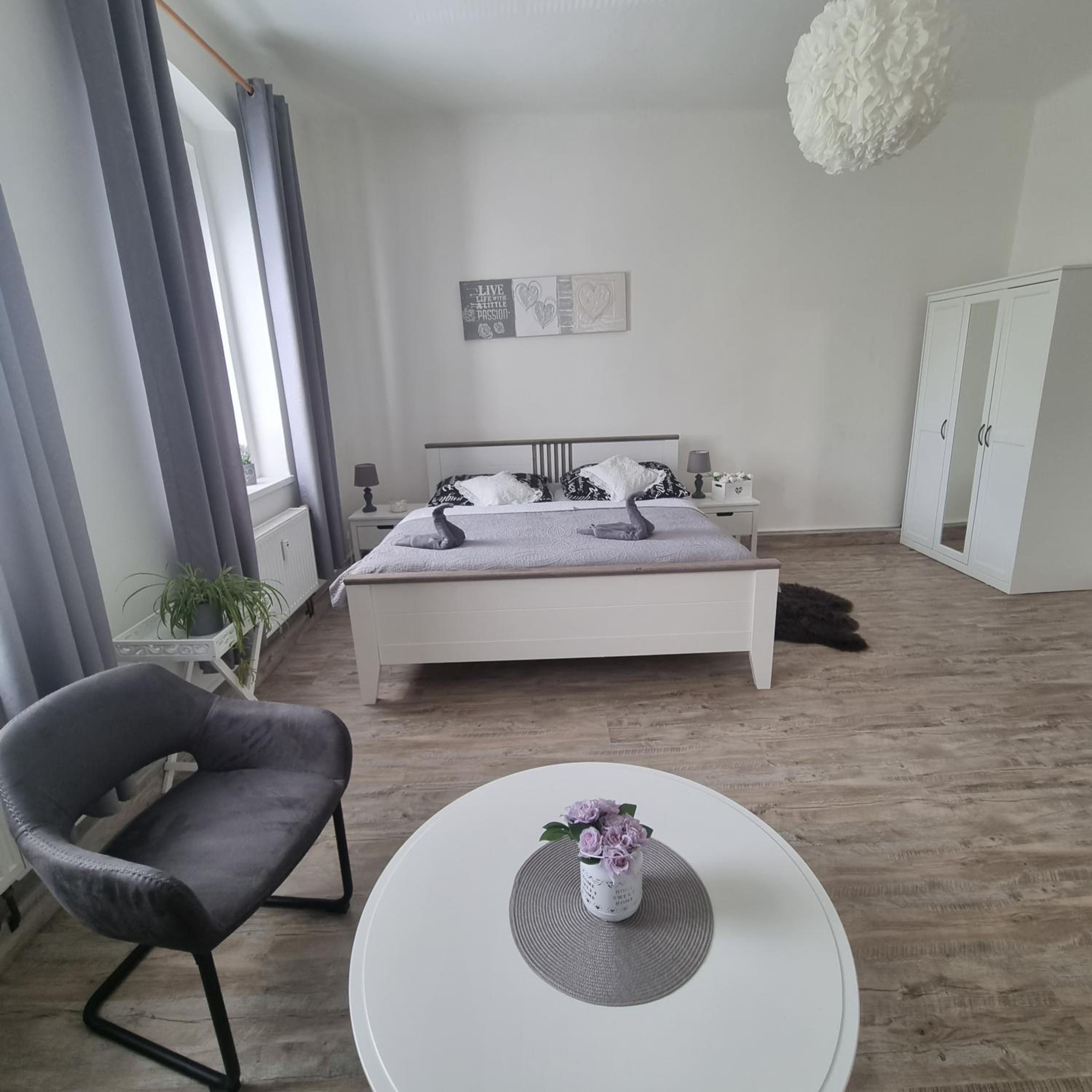 One-Bedroom Apartment - Photo 22