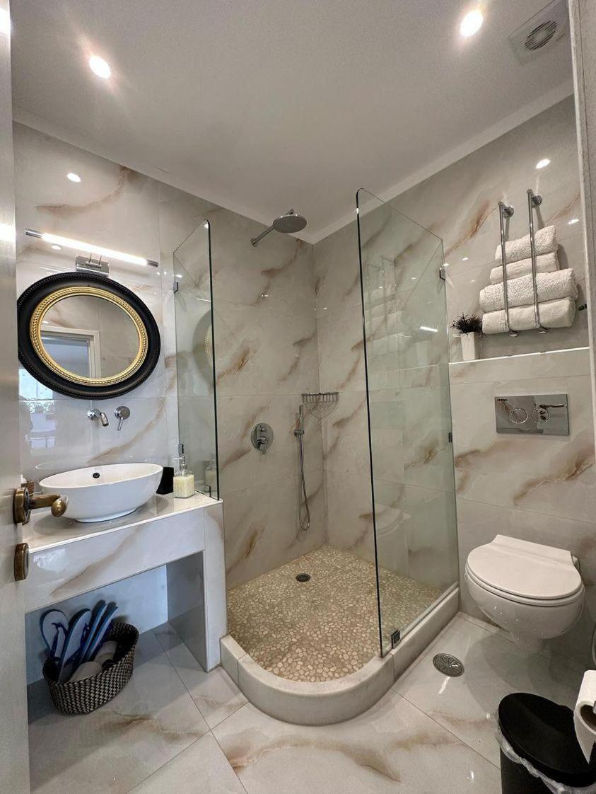 Double or Twin Room - Photo 15