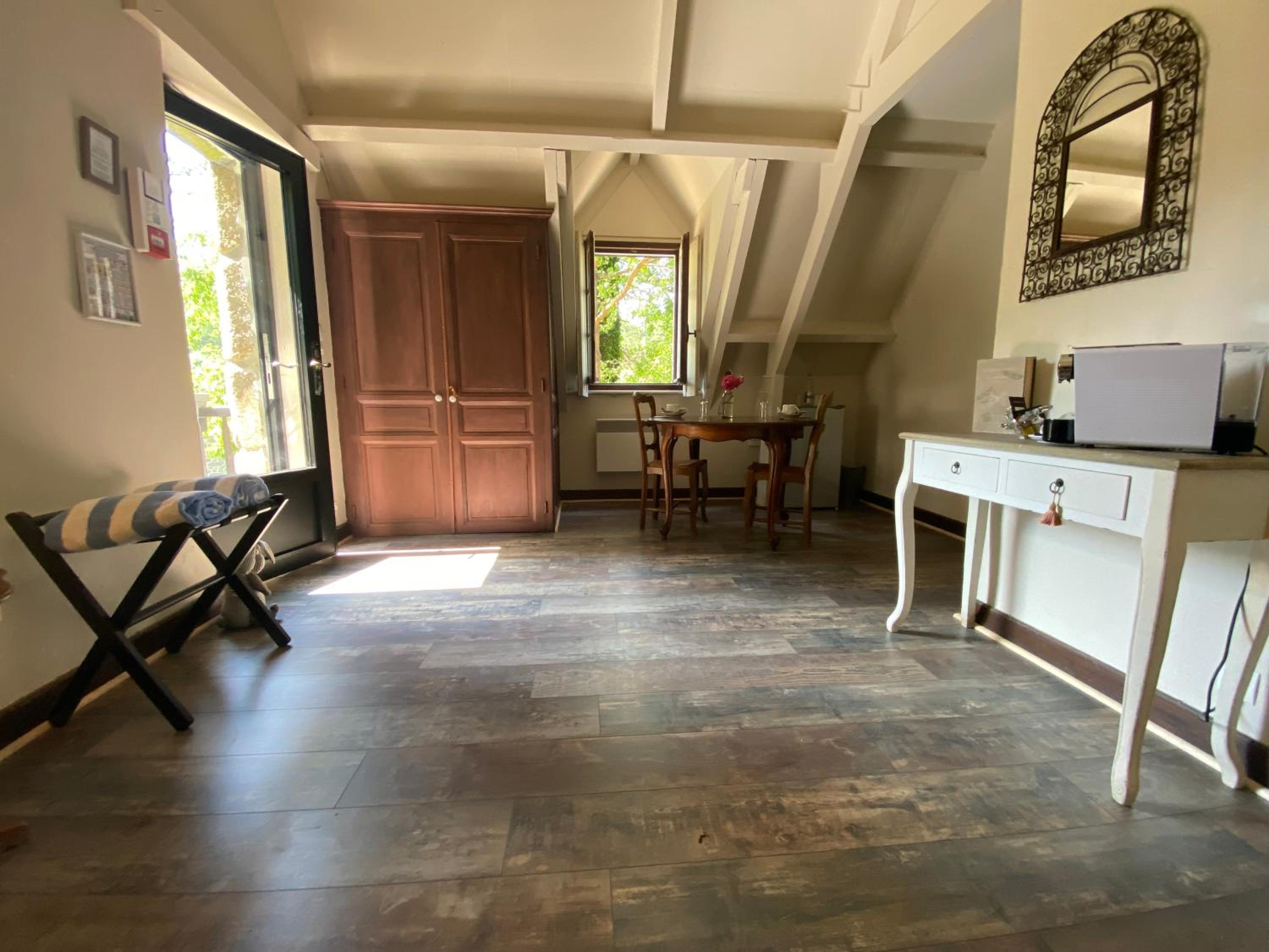Junior Suite (2 Adults + 2 Children) - Photo 12