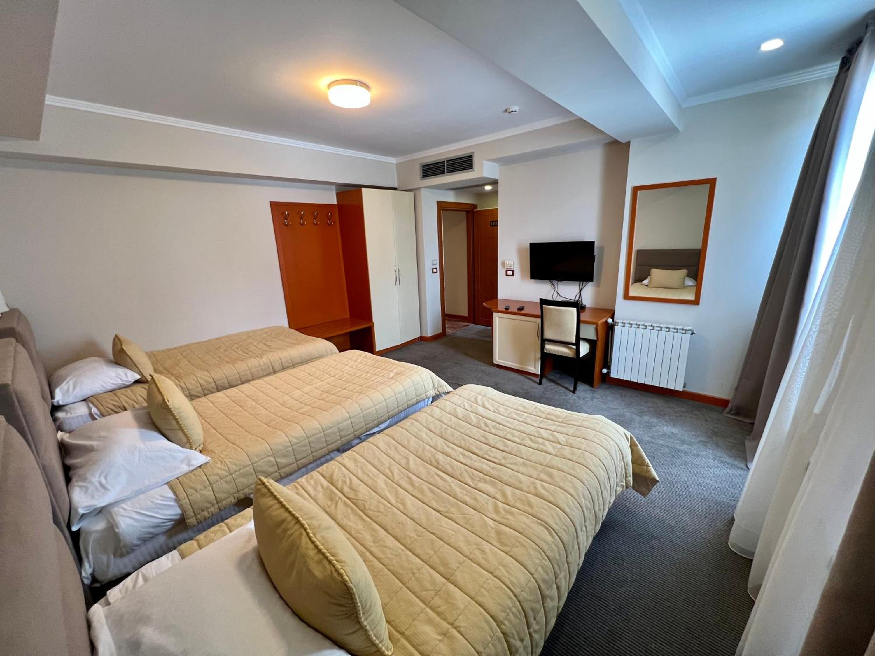Triple Room photo 2