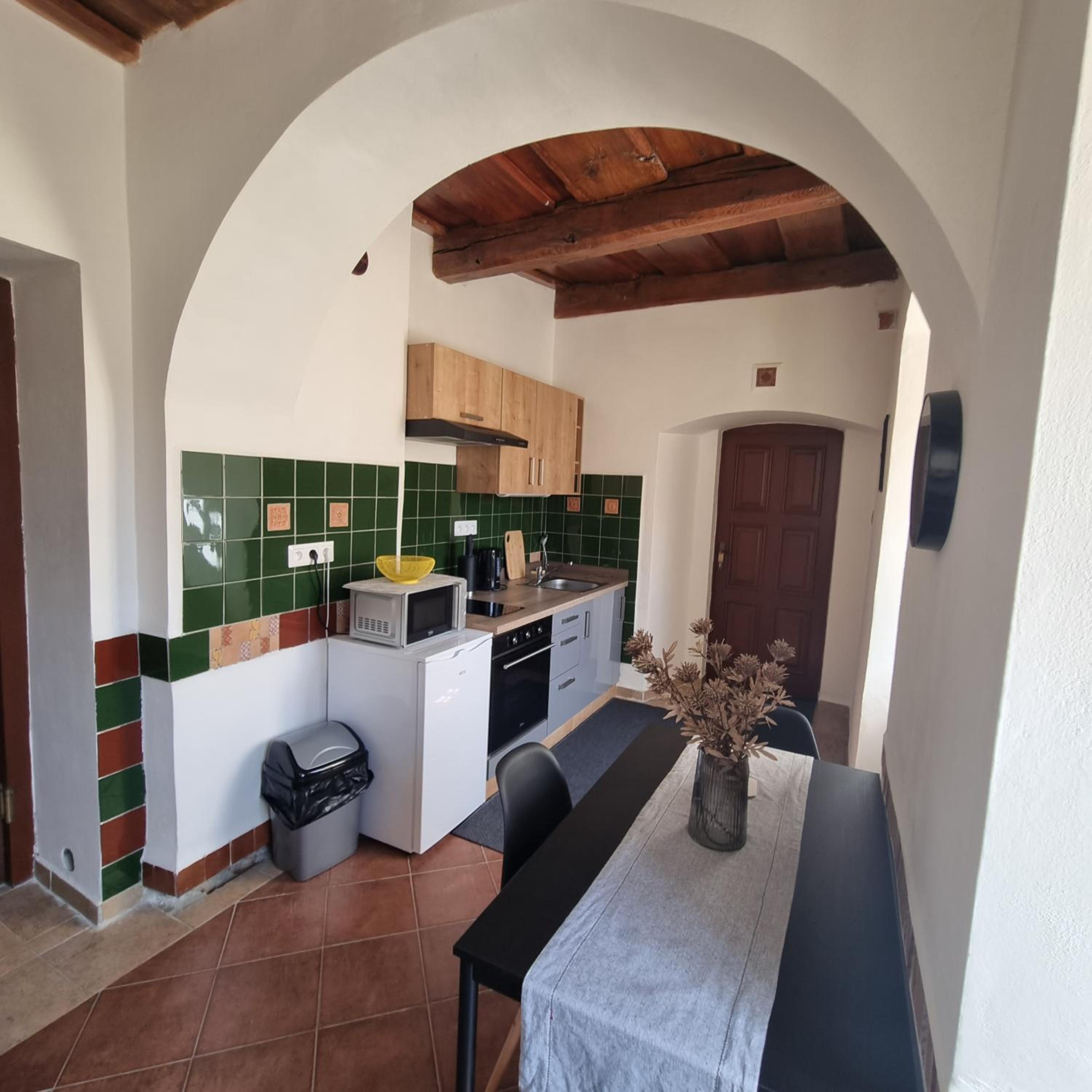 One-Bedroom Apartment - Photo 4