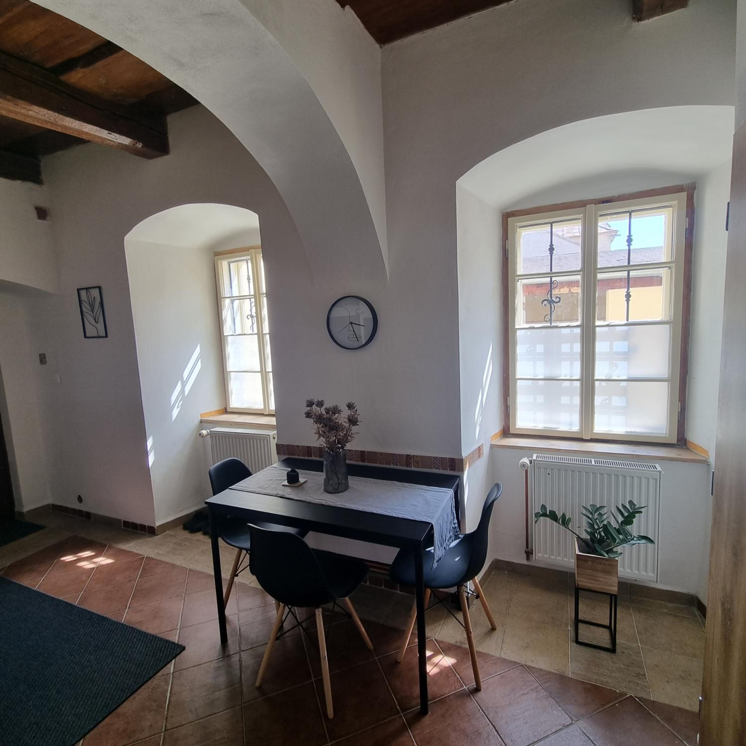 One-Bedroom Apartment - Photo 10