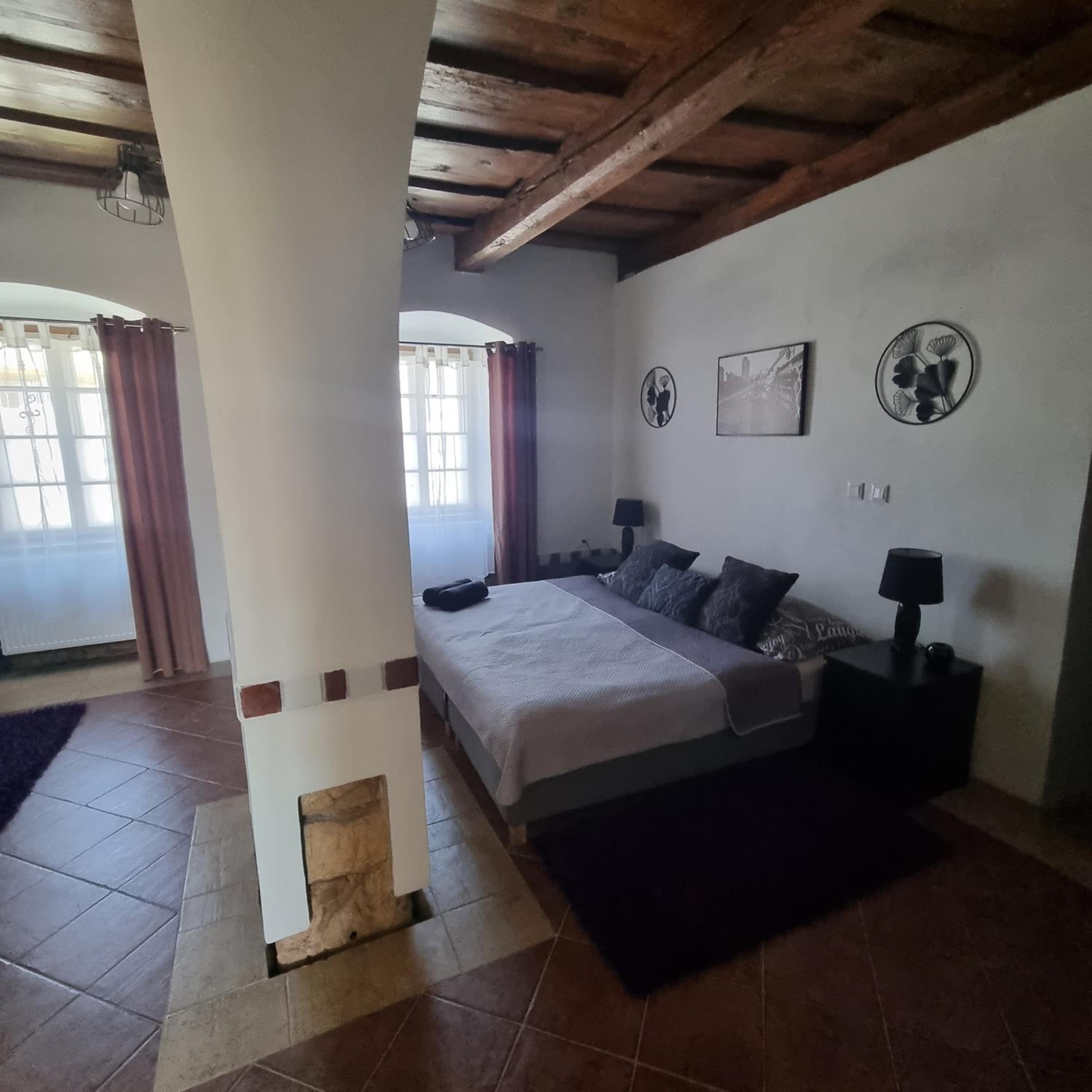 One-Bedroom Apartment - Photo 19