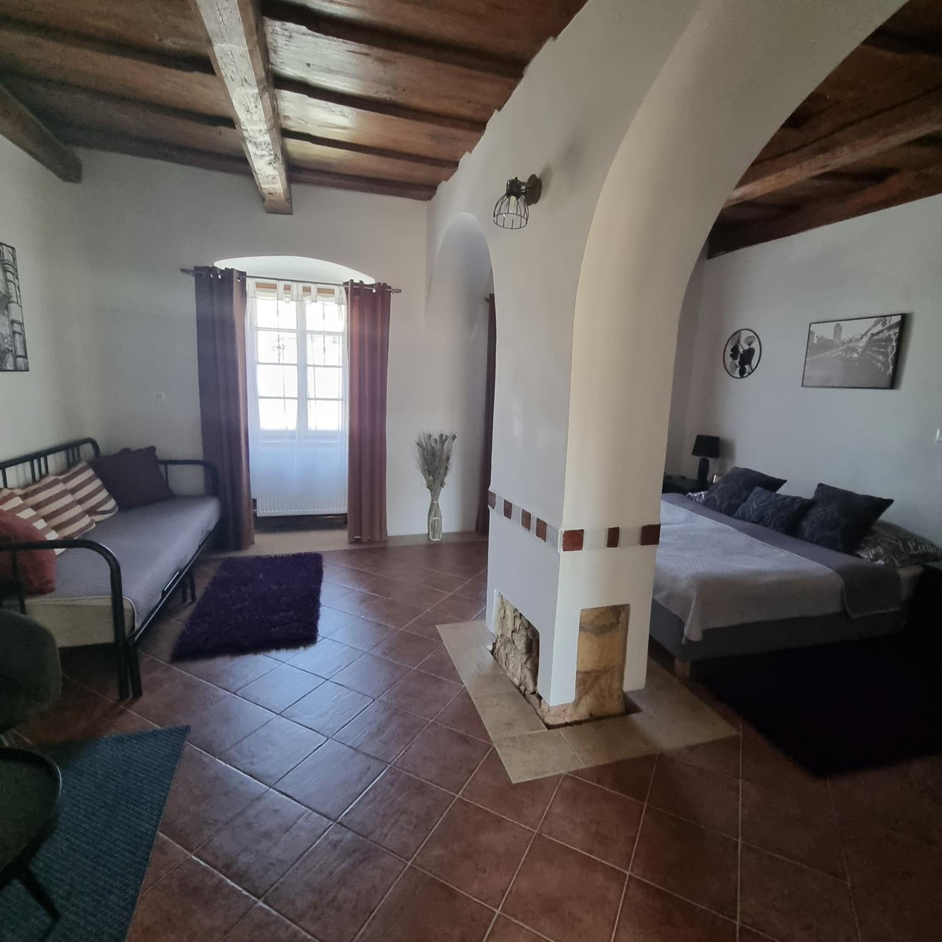One-Bedroom Apartment - Photo 20