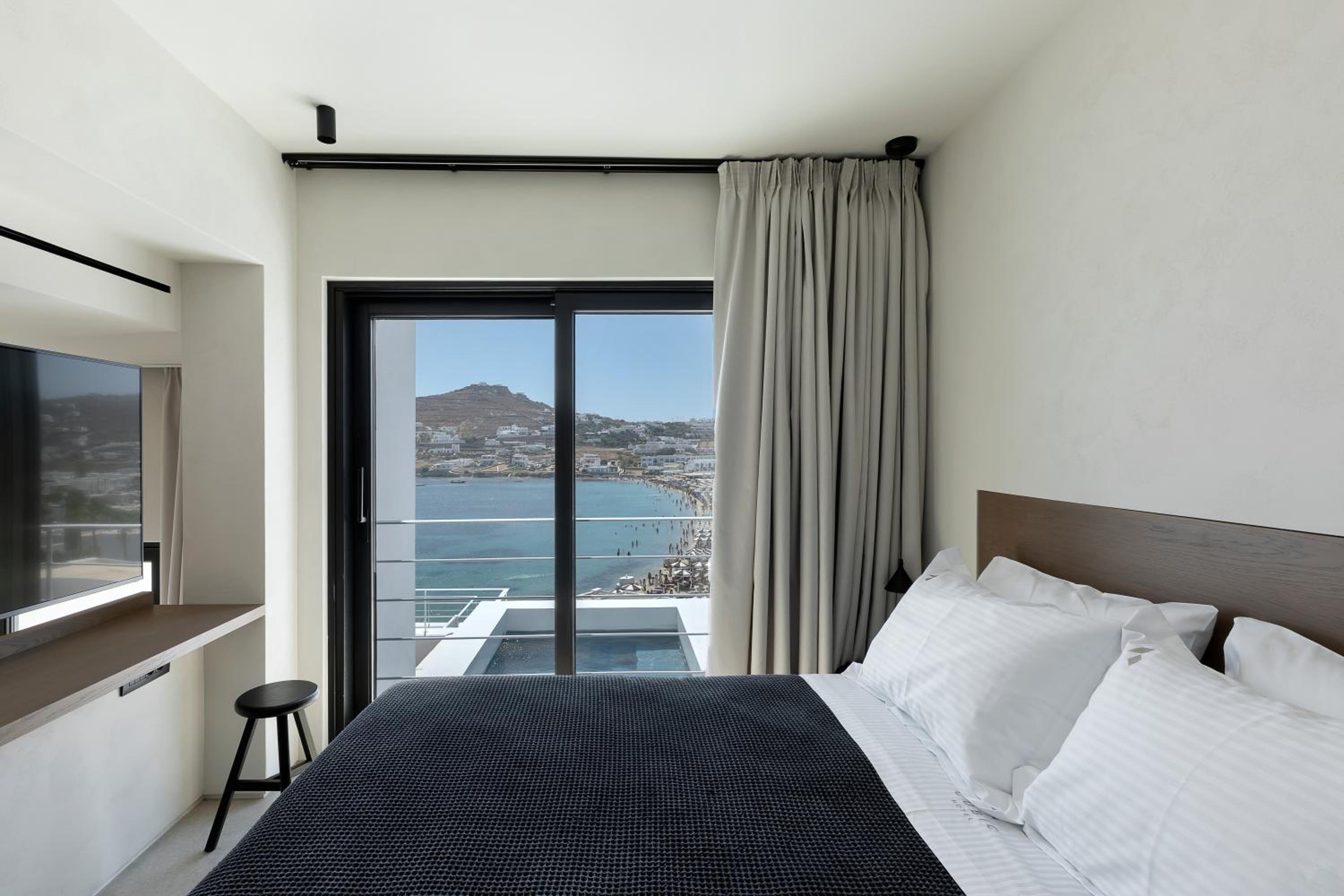 Cubic Suite with Panoramic Sea View & Mini Pool - Photo 2