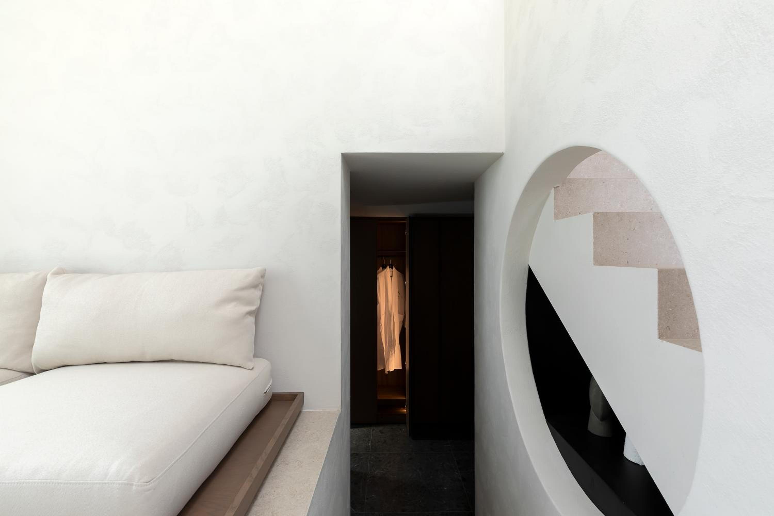 Cubic Suite with Panoramic Sea View & Mini Pool - Photo 11