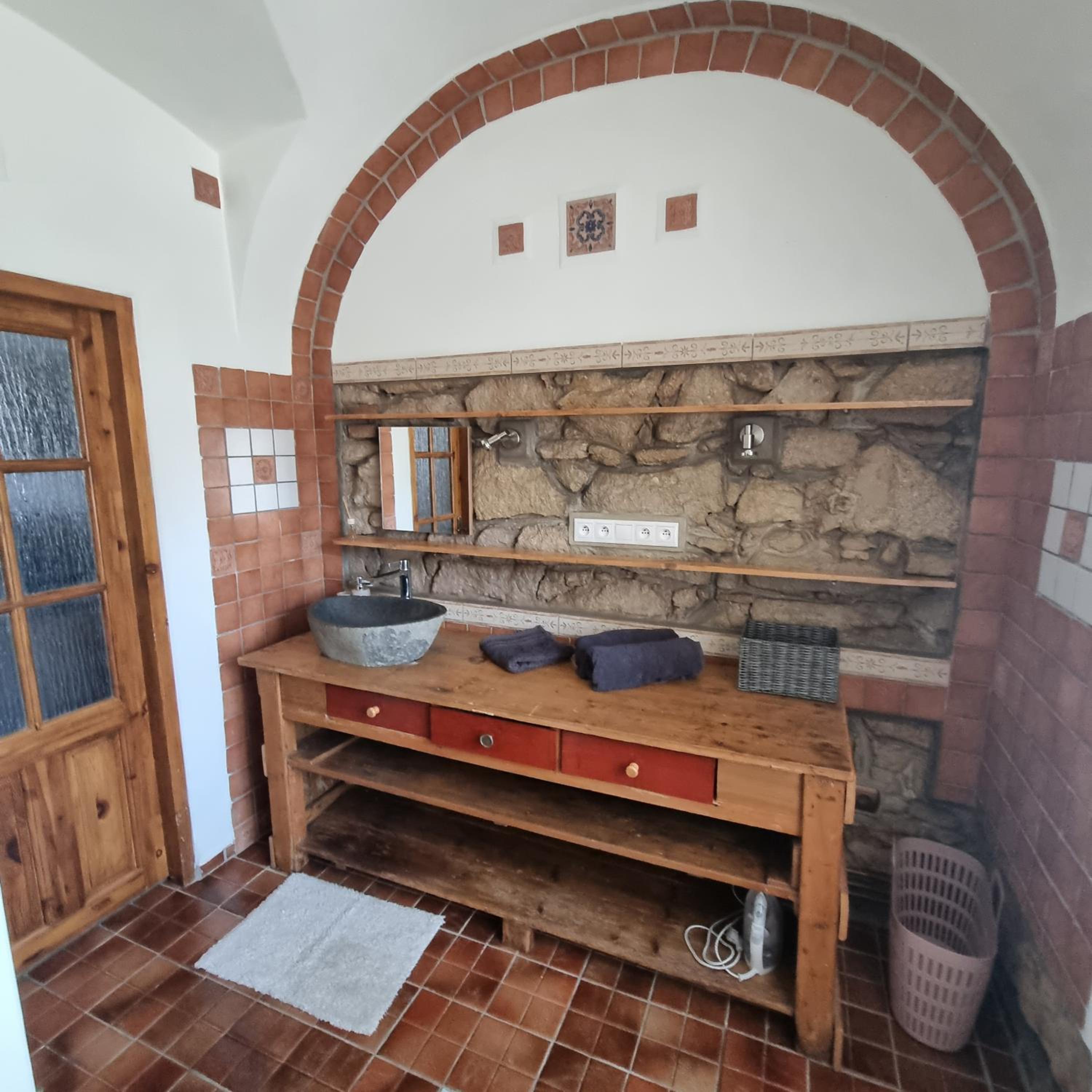 One-Bedroom Apartment - Photo 26