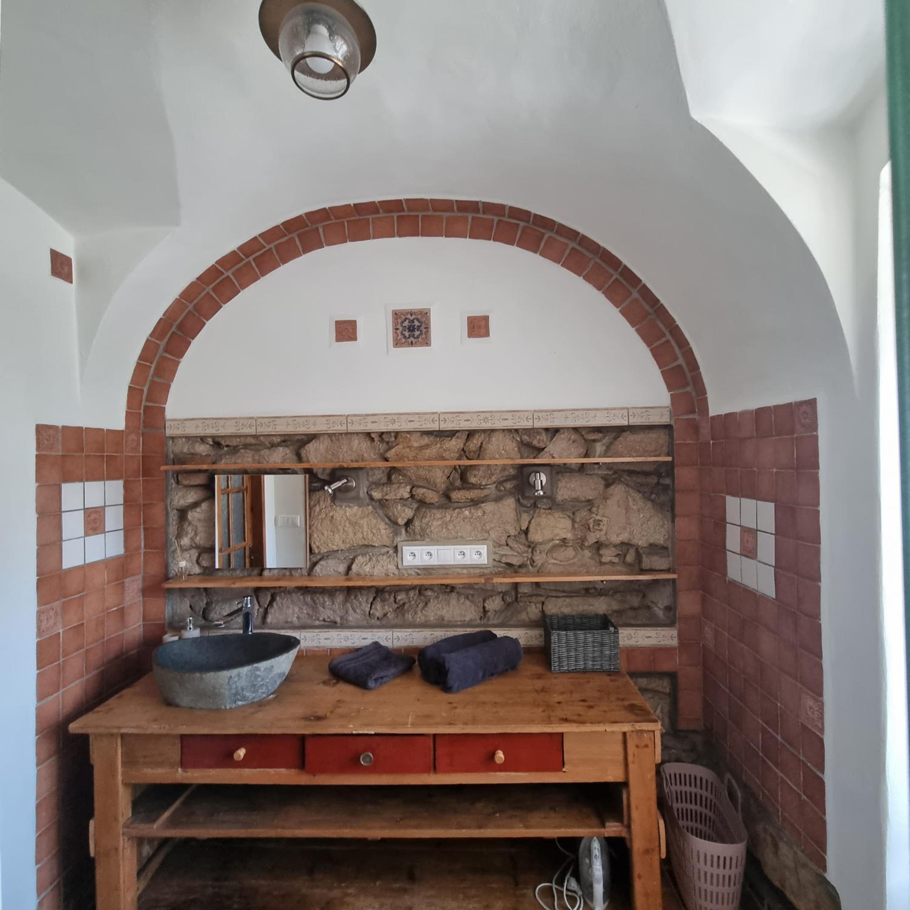 One-Bedroom Apartment - Photo 28
