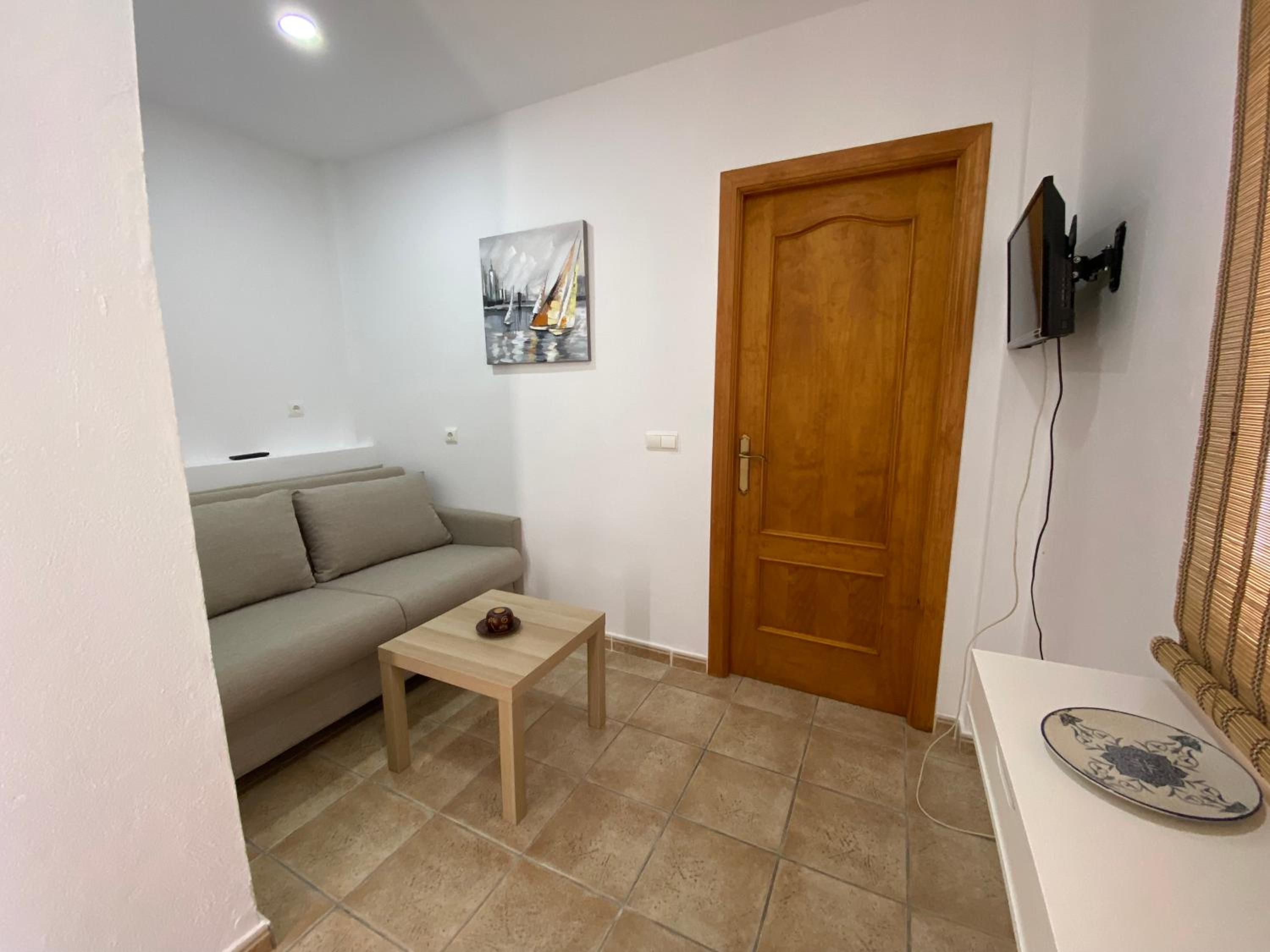 Family Room with Private Bathroom photo 3