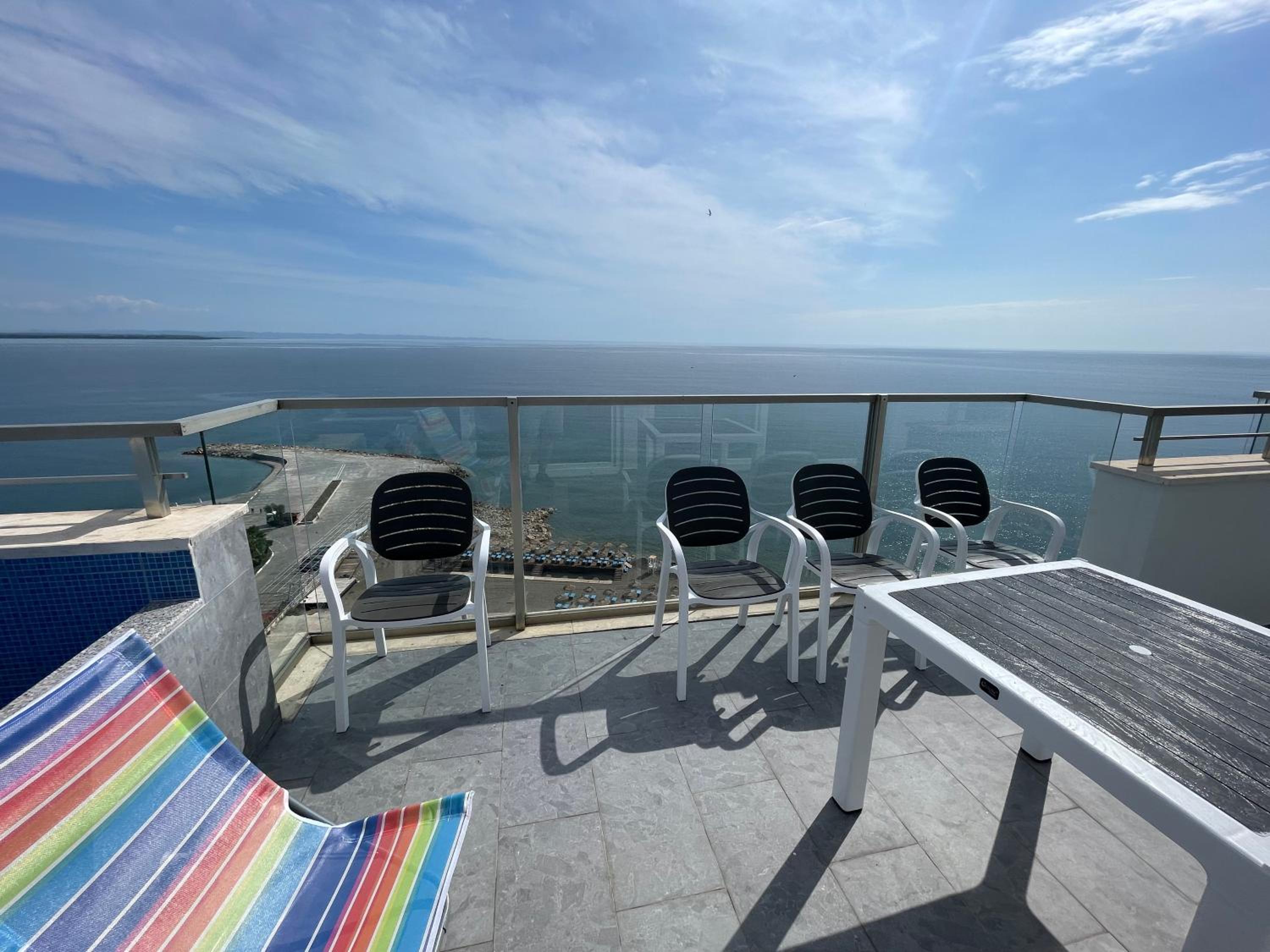 Deluxe Suite with Sea View photo 3