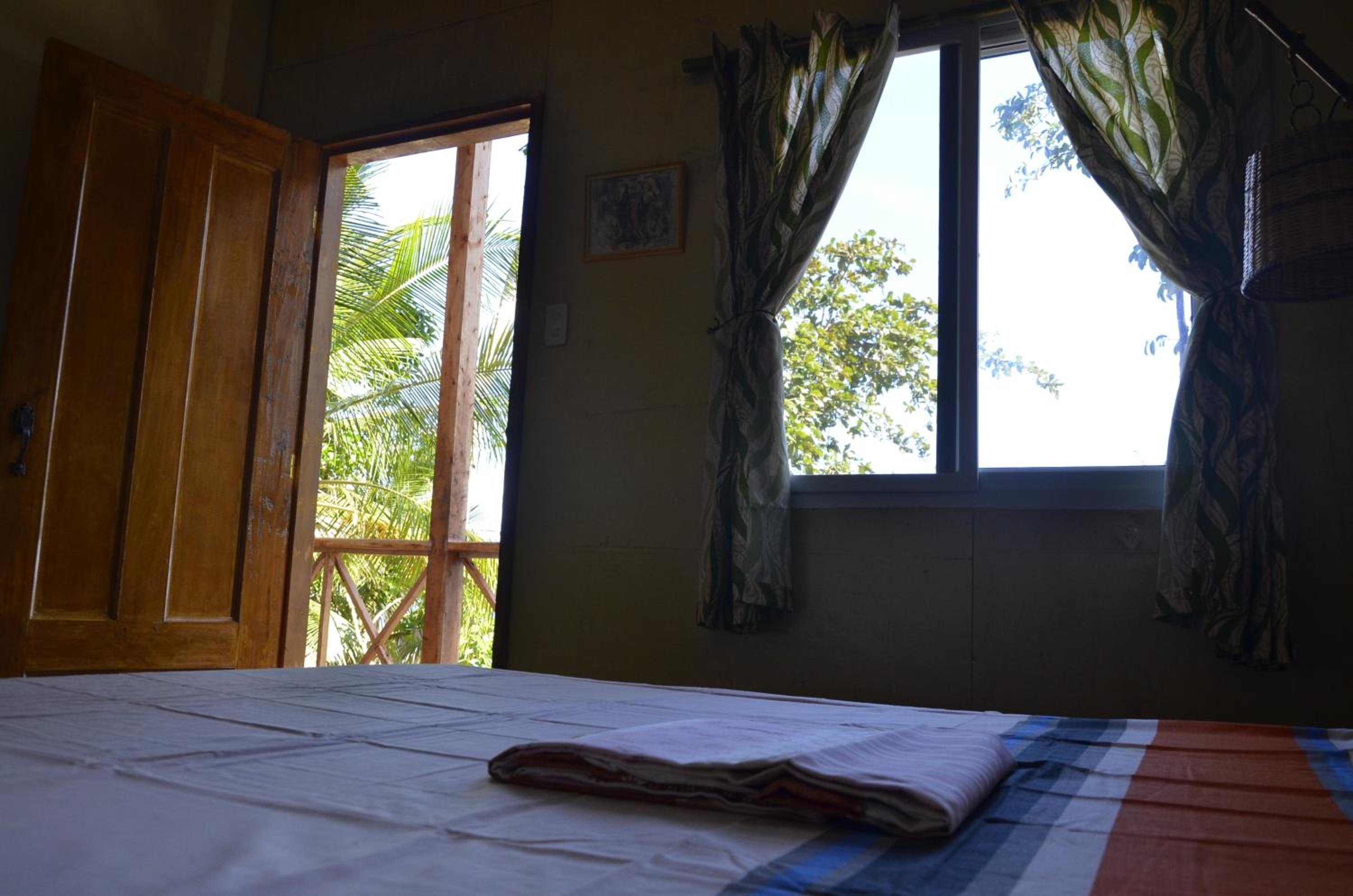 Sea View Room - Photo 15