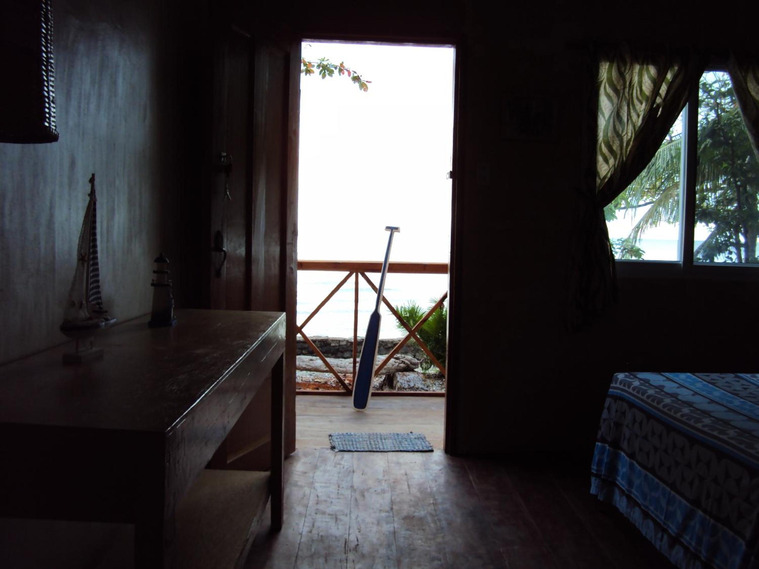 Sea View Room - Photo 14