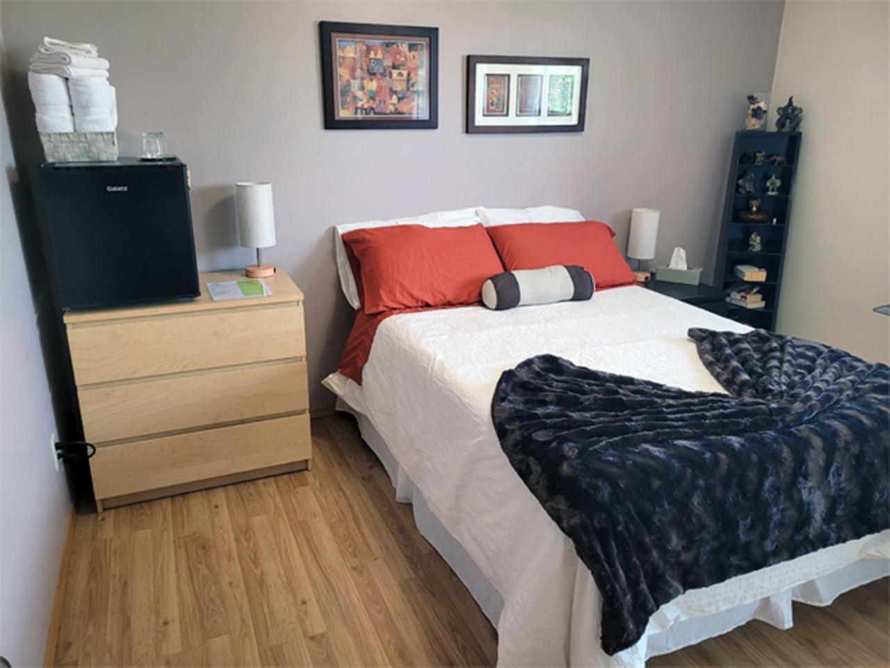 Standard Double Room with Shared Bathroom photo 1