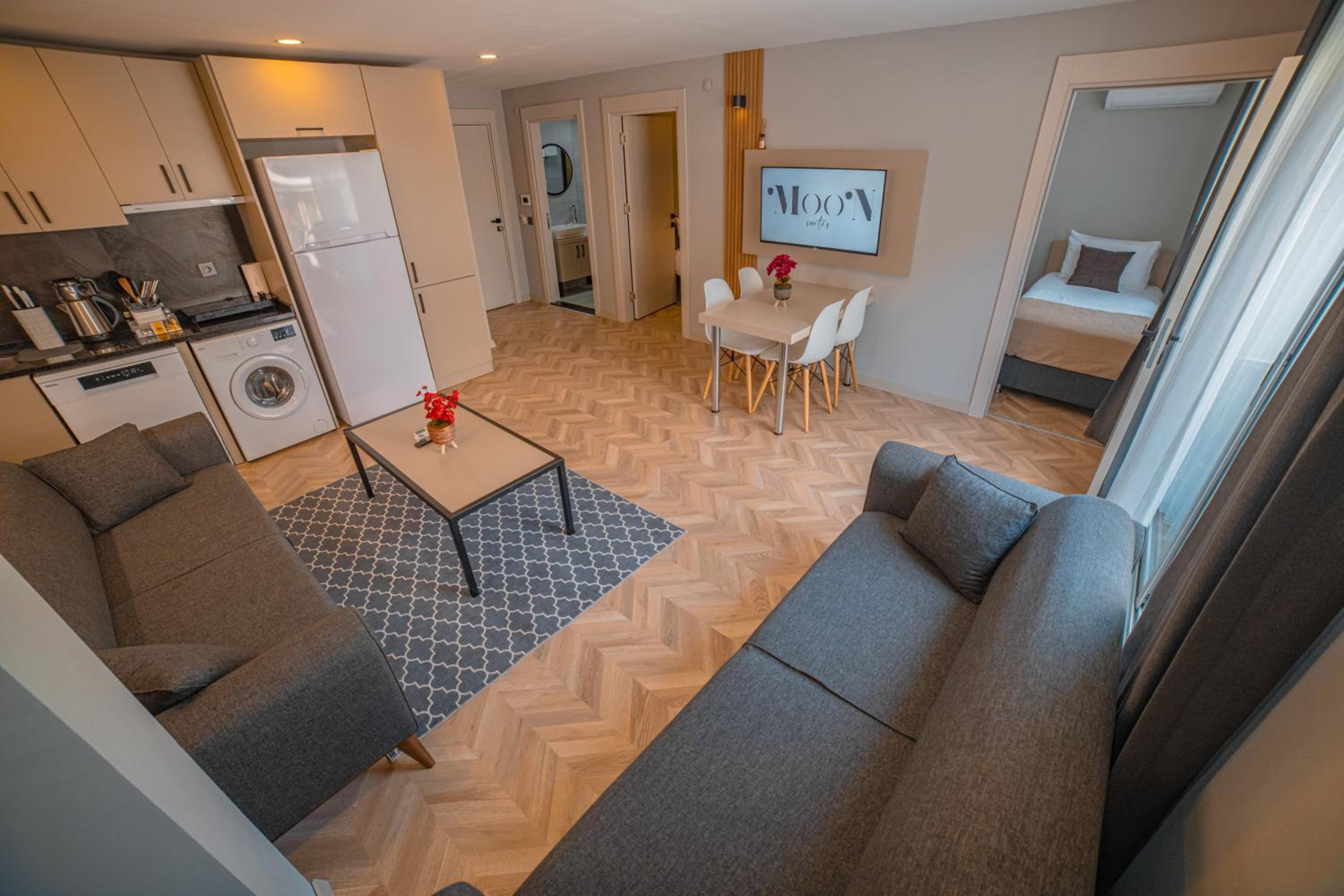 Deluxe Apartment