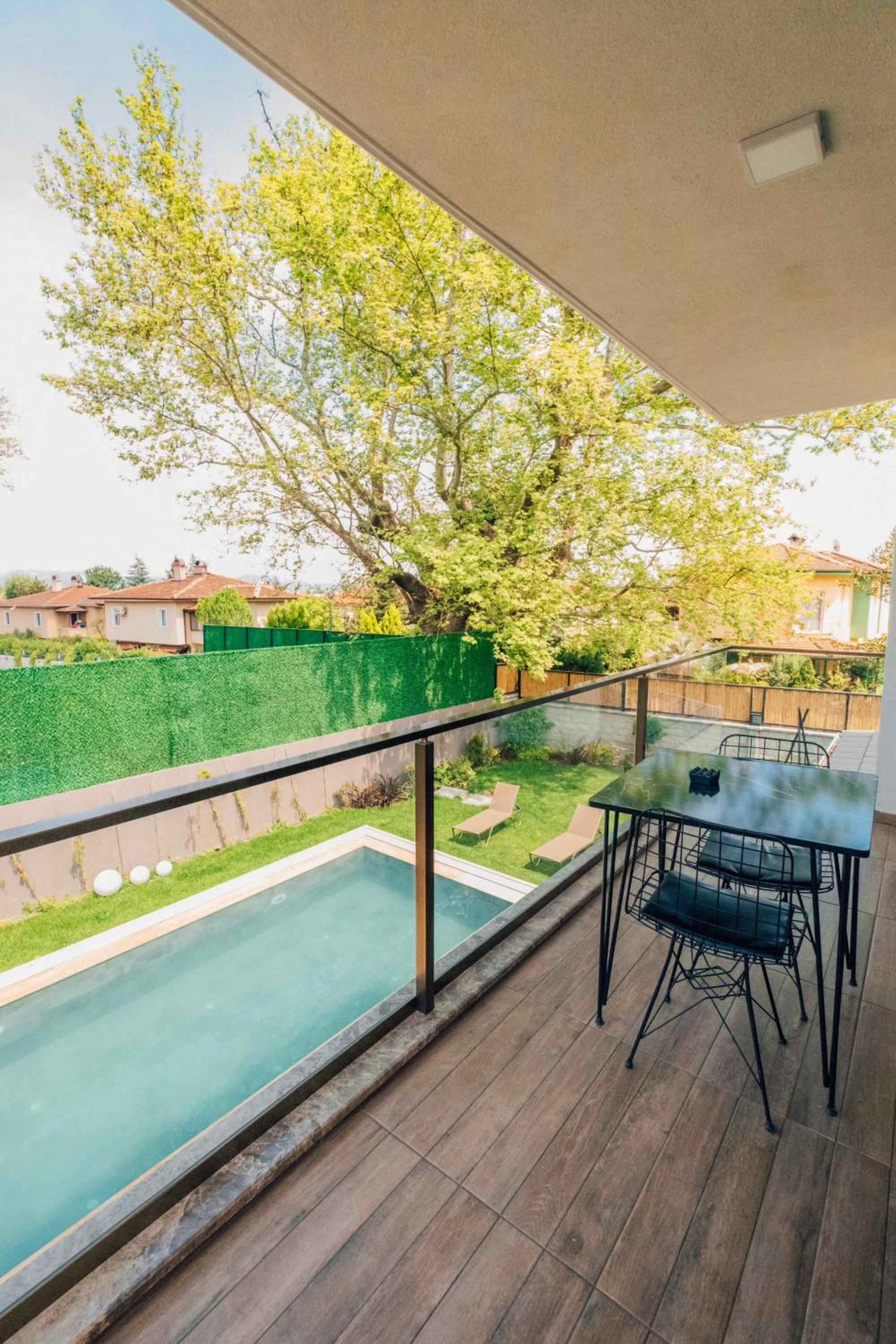 Villa with Private Pool - Photo 17