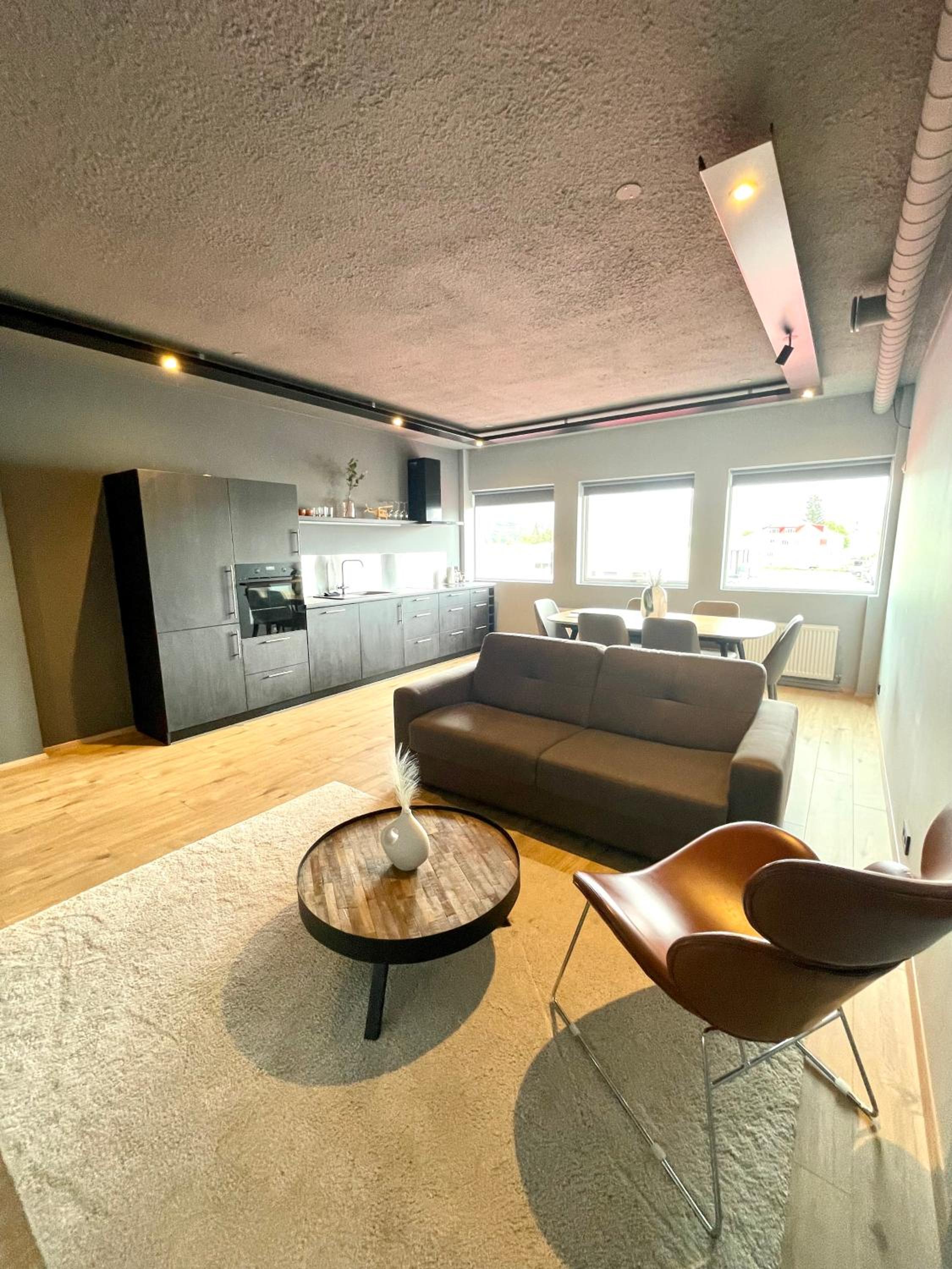 One-Bedroom Apartment photo 2