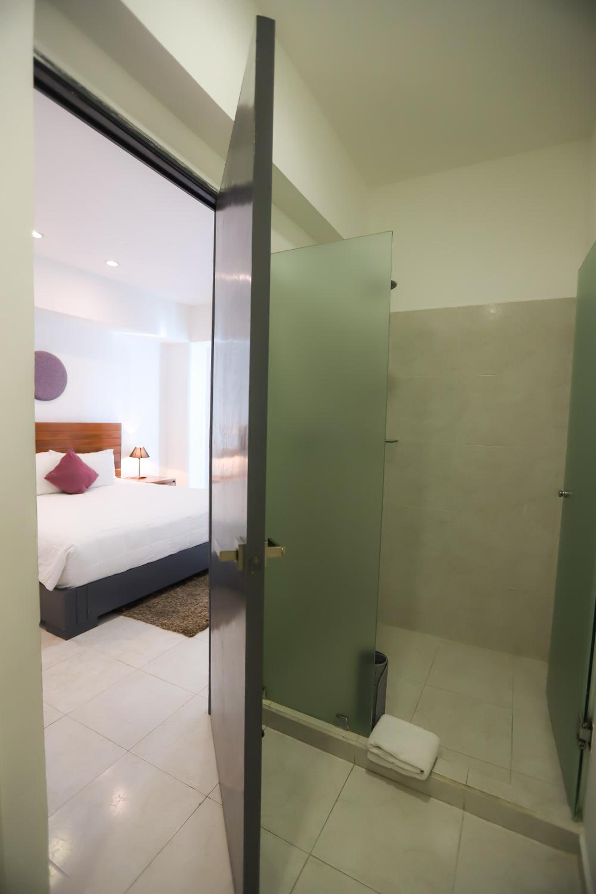 1 King Bed and 1 Sofa Bed, Suite, Non-Smoking photo 2