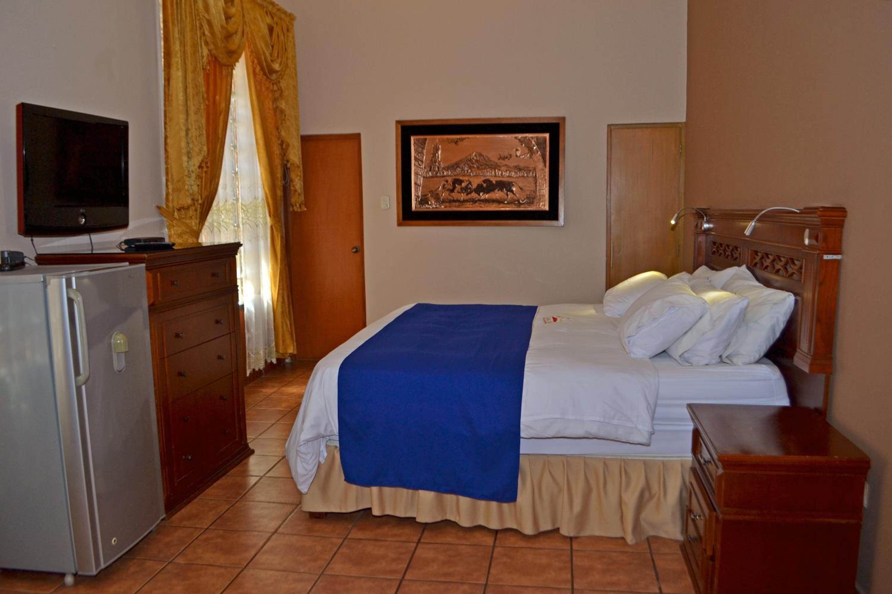 Double or Twin Room - Photo 2