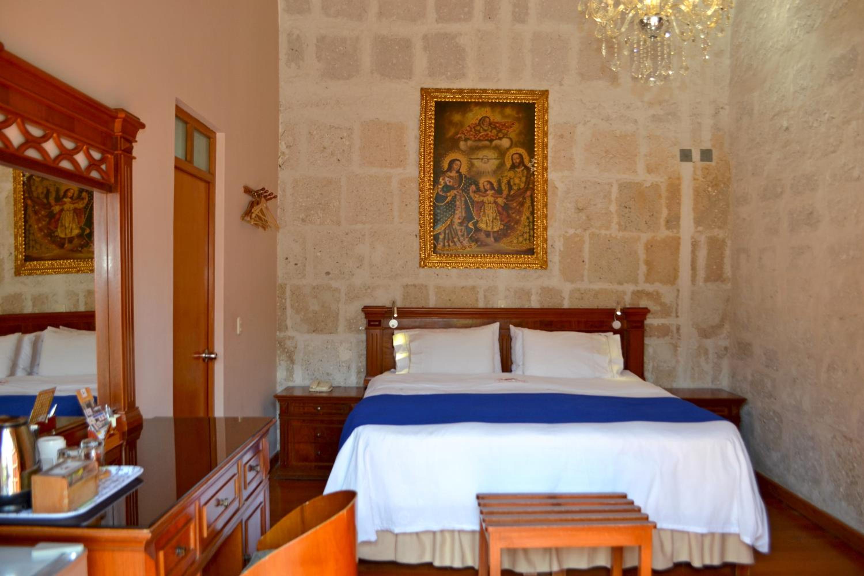 Double or Twin Room - Photo 6