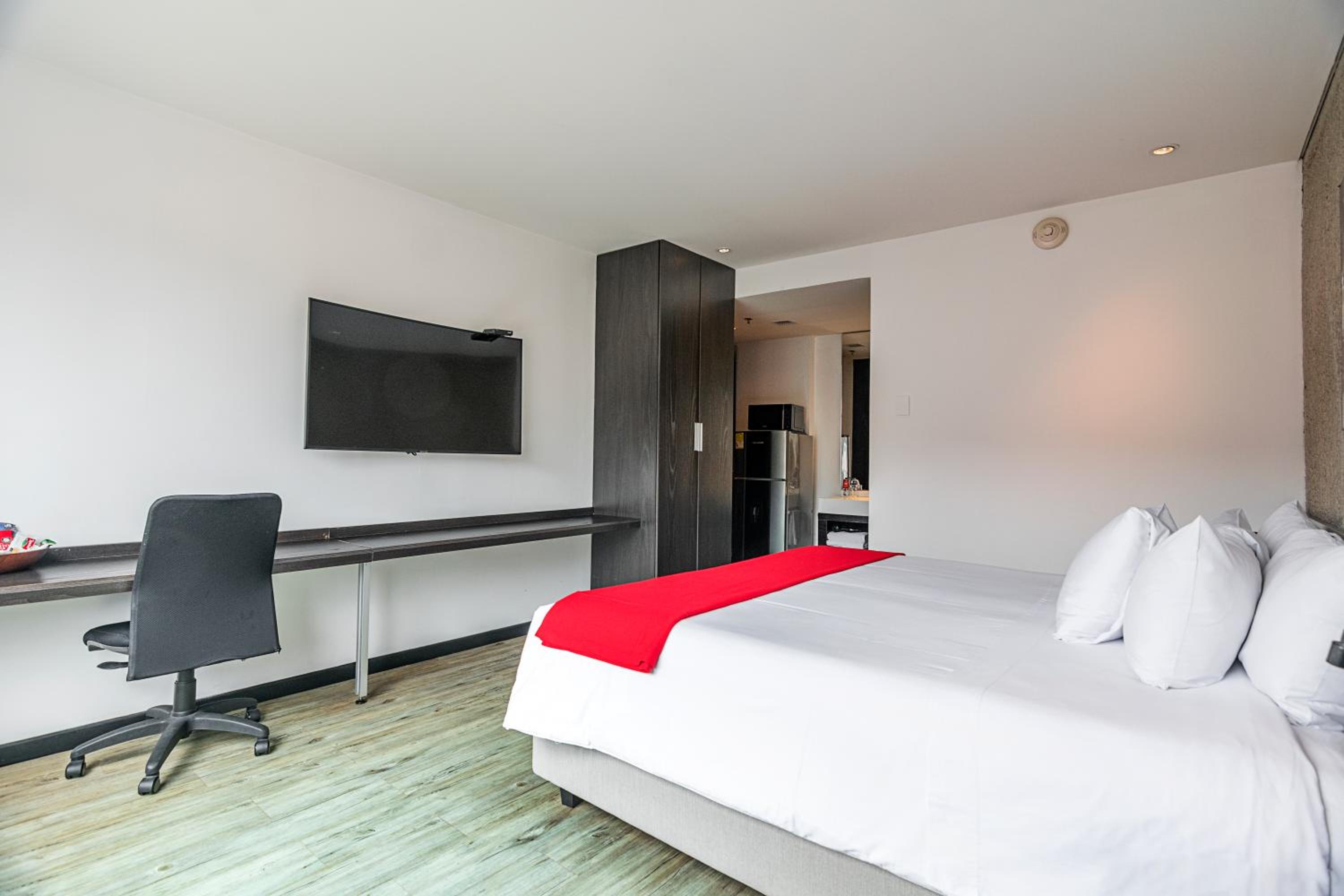 King Suite - Photo 1