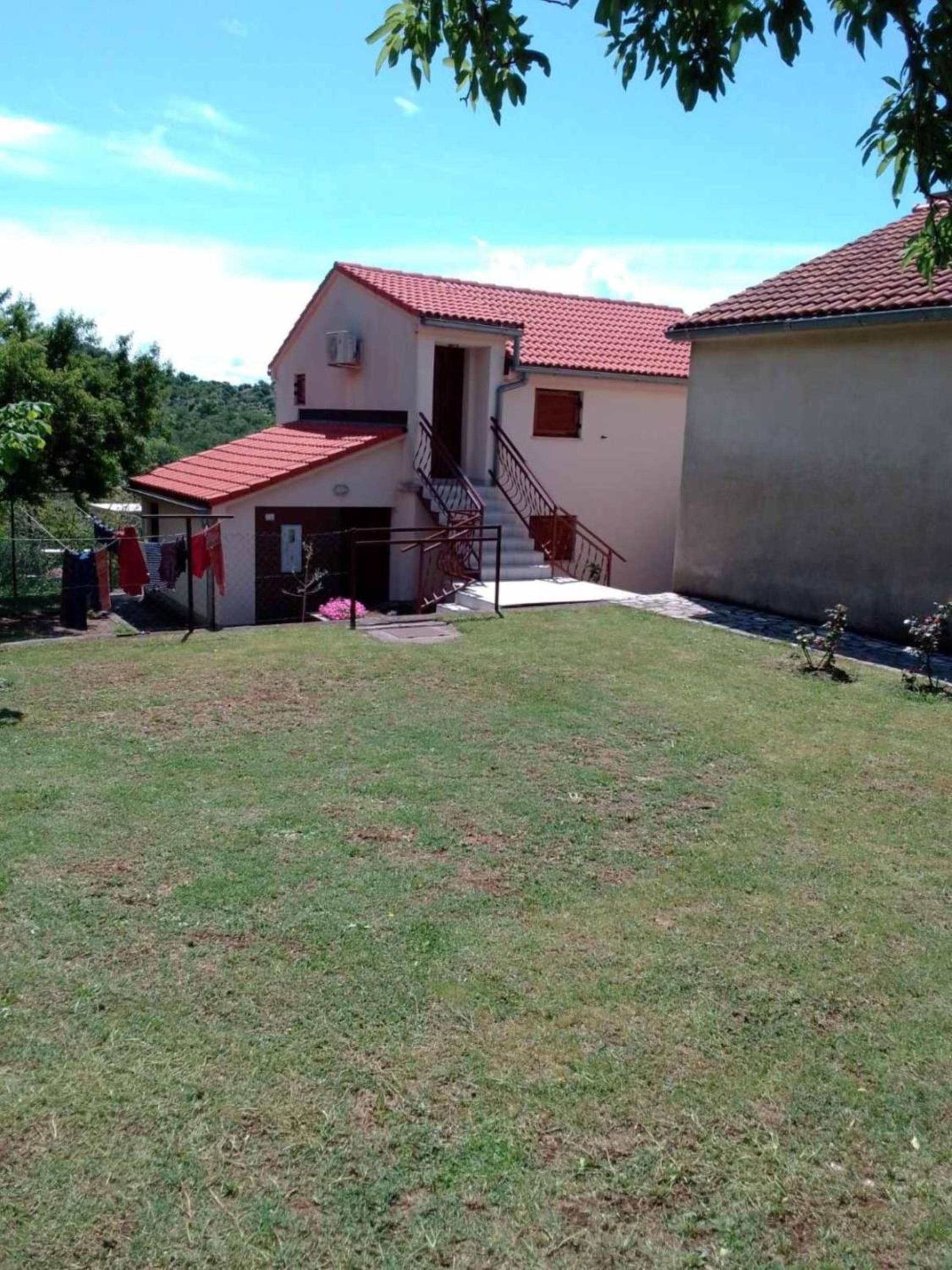 Apartment - Ground Floor - Photo 1