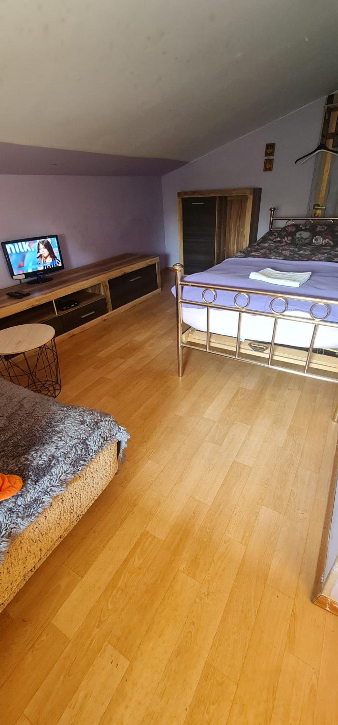 Double Room with Shared Bathroom photo 3