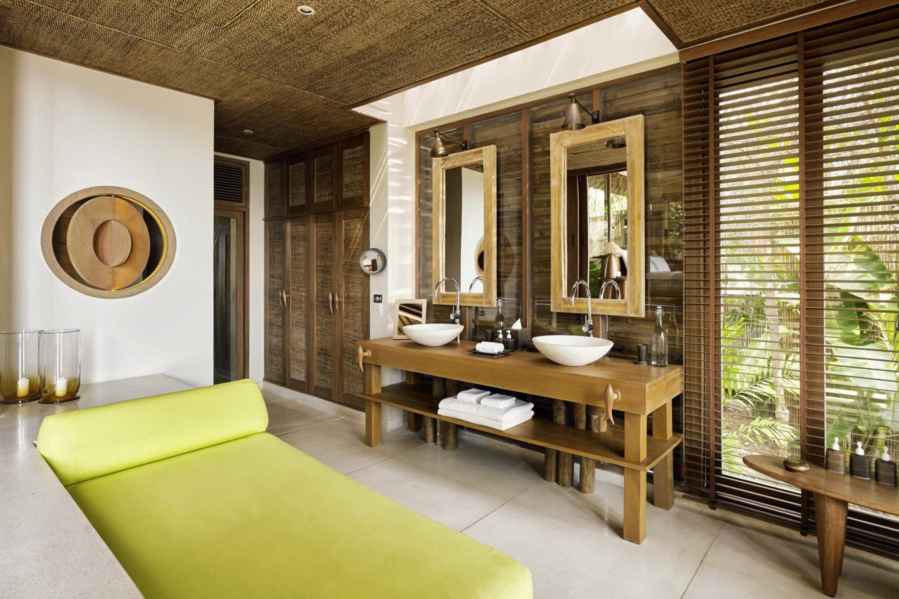 Ocean Front Pool Villa photo 3