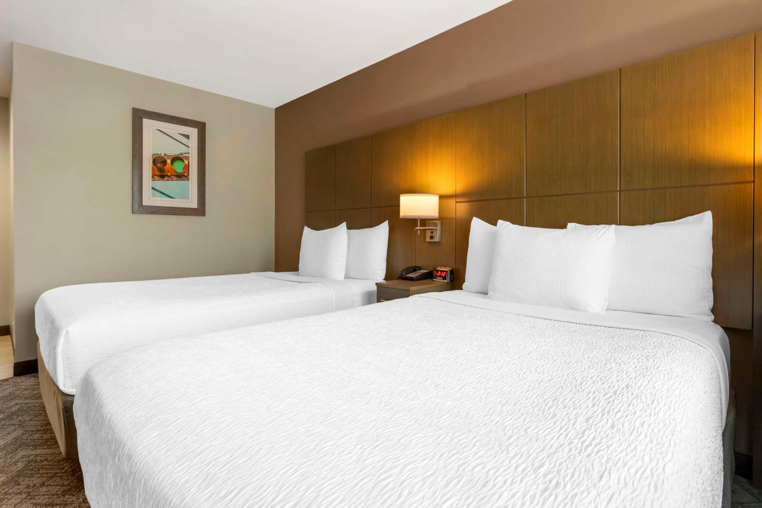 Double Room with Two Double Beds - Non-Smoking - Photo 2