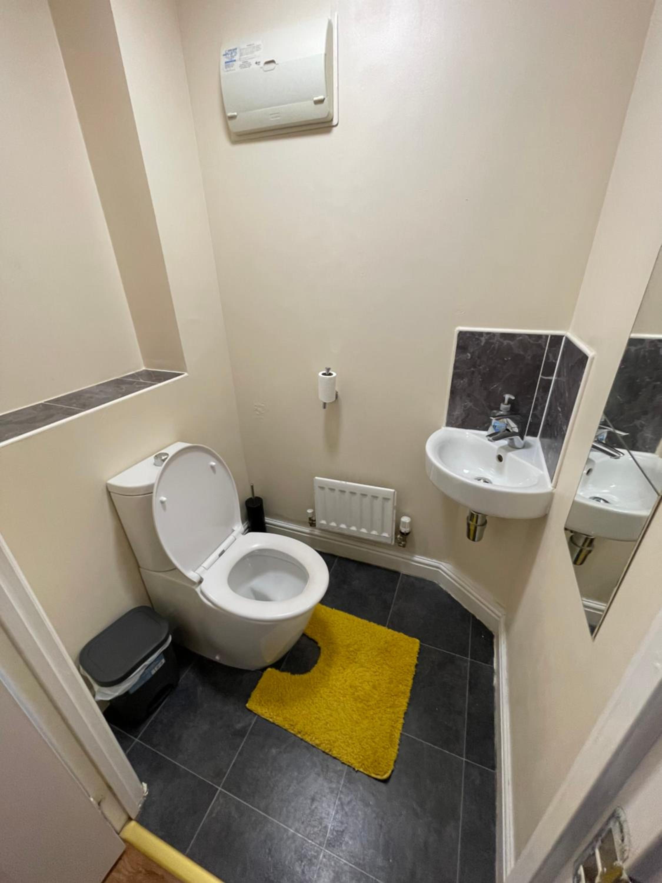 Three-Bedroom House - Photo 3
