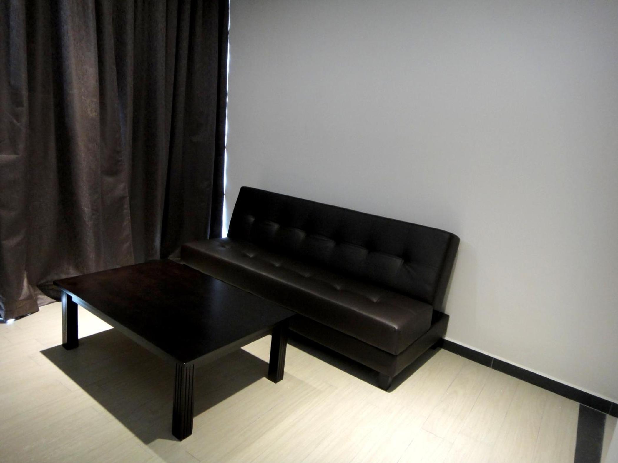 Family Room photo 3