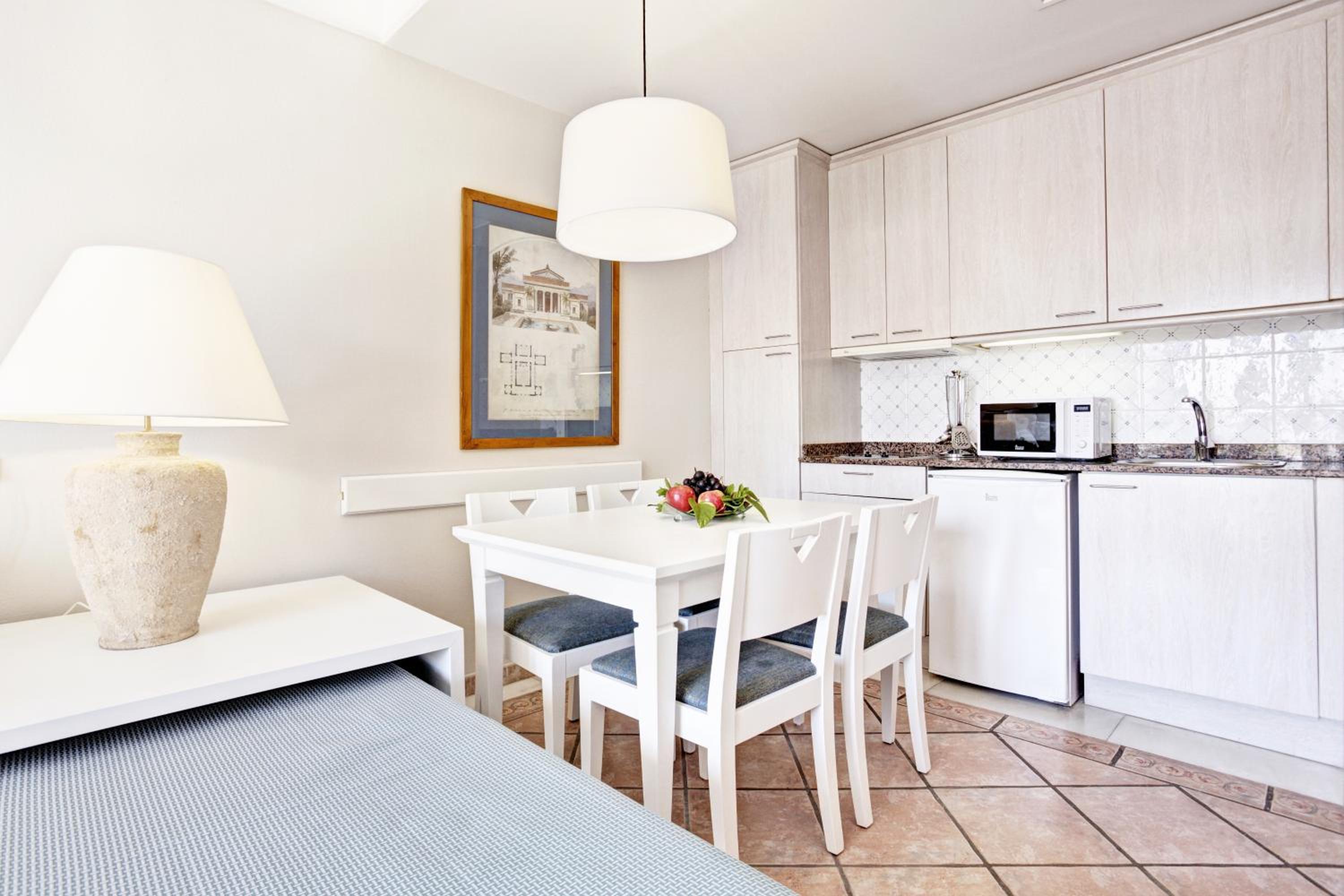 Apartment (2 Adults + 1 Child) photo 2