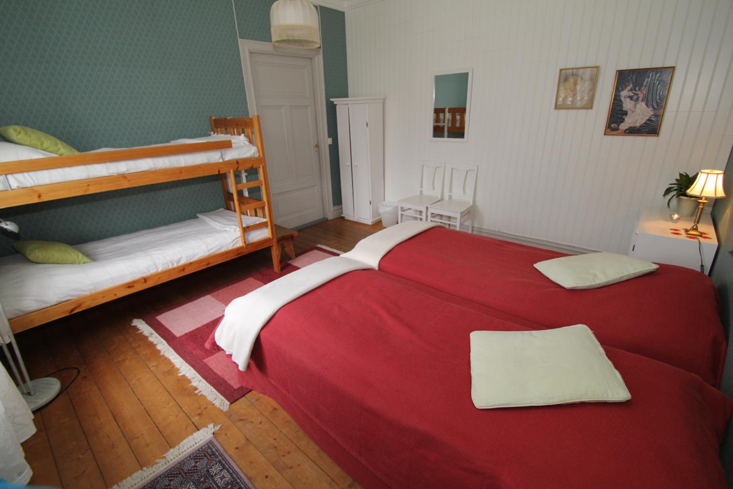 Quadruple Room With Shared Bathroom photo 3