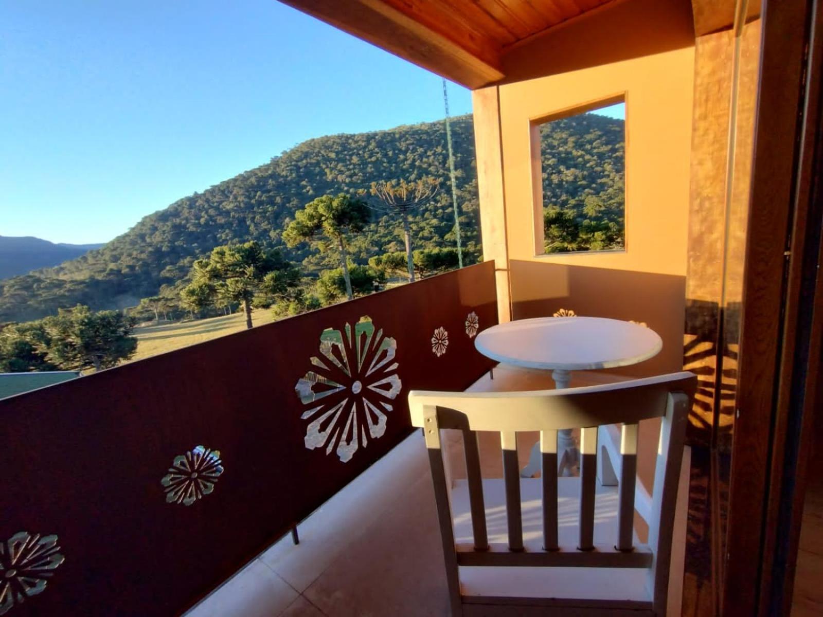 Suite with Mountain View photo 3