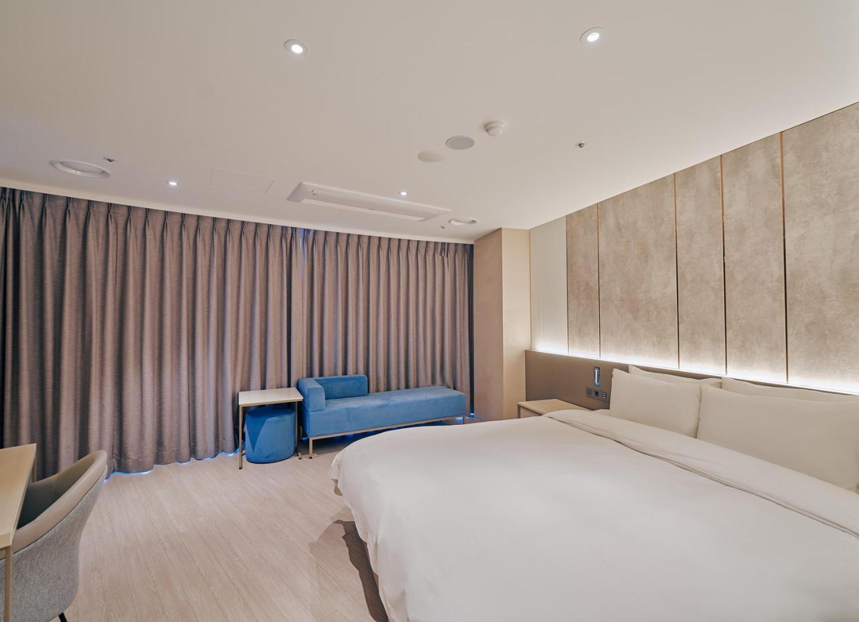 Deluxe Double Room - No View - Photo 1
