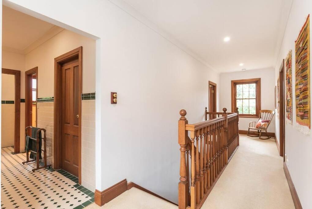 Five-Bedroom House photo 2