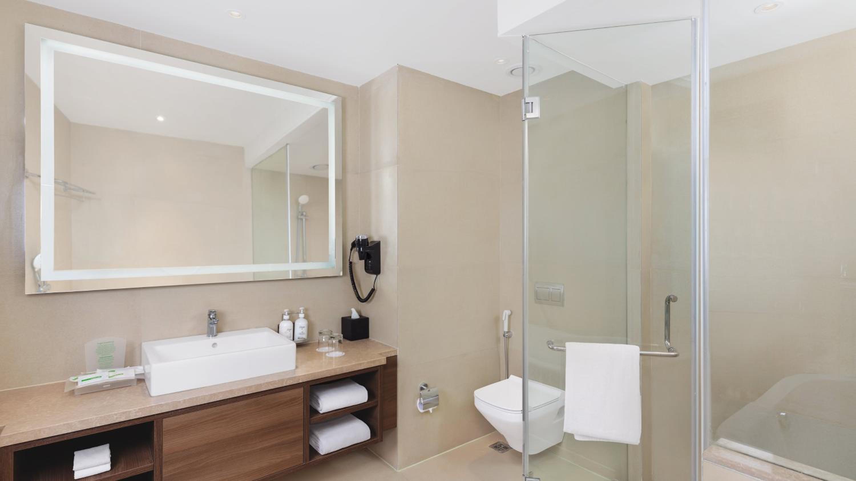 One-Bedroom Suite with Balcony and Kitchenette with 25% discount on F&B, SPA and Laundry, Enjoy Buy One Get One at Viva Bar during Happy Hours (12 noon to 06:00 PM) - Photo 12