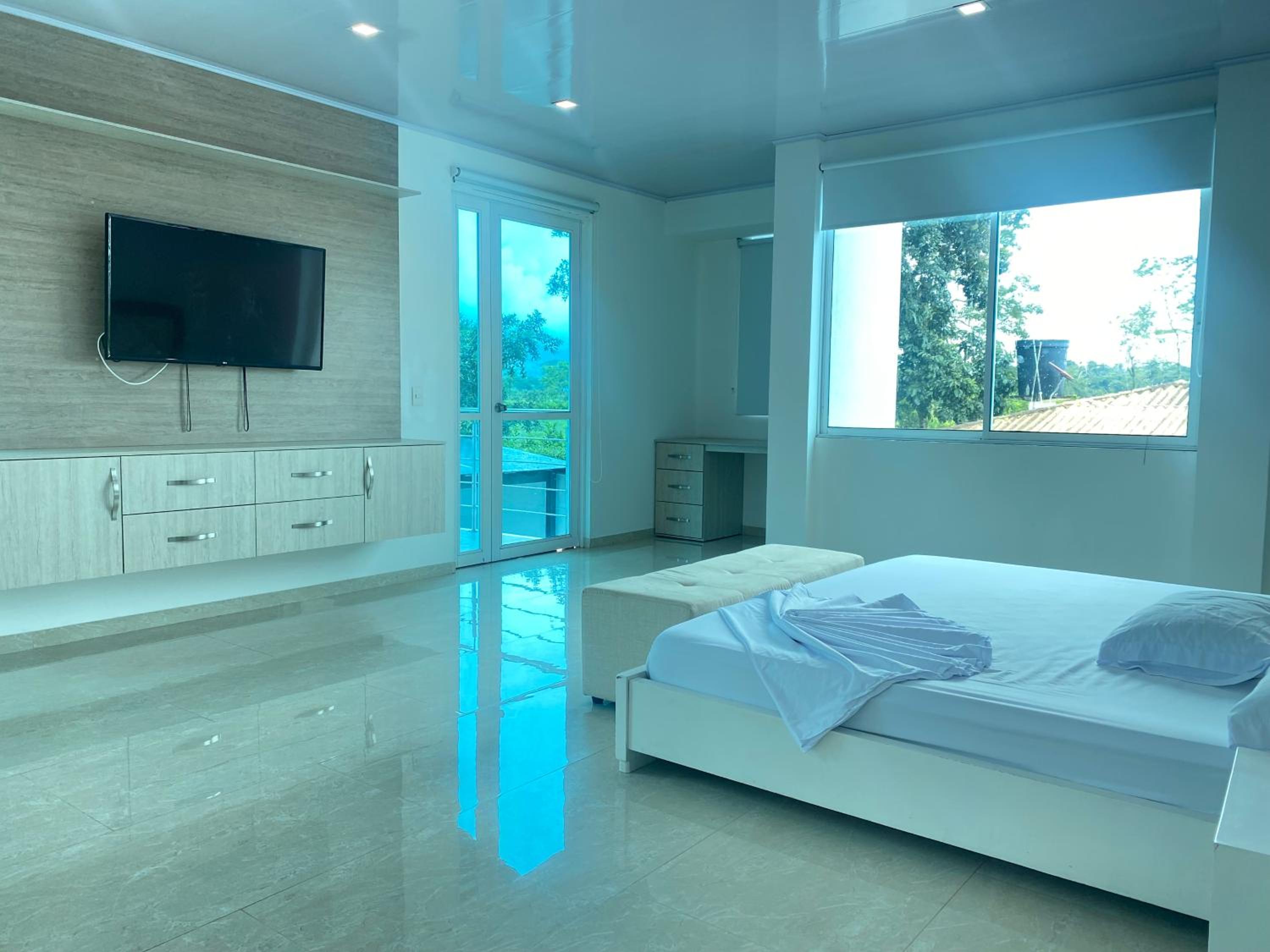 Queen Room With Pool View photo 2