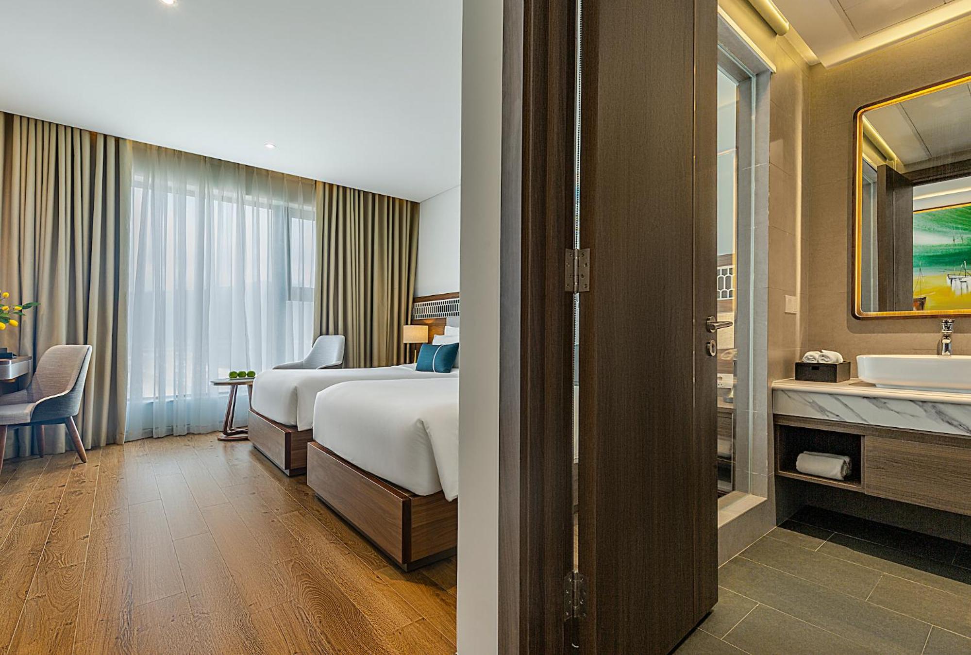 Deluxe Twin Room with Partial Ocean View - Afternoon Tea Included - Photo 6