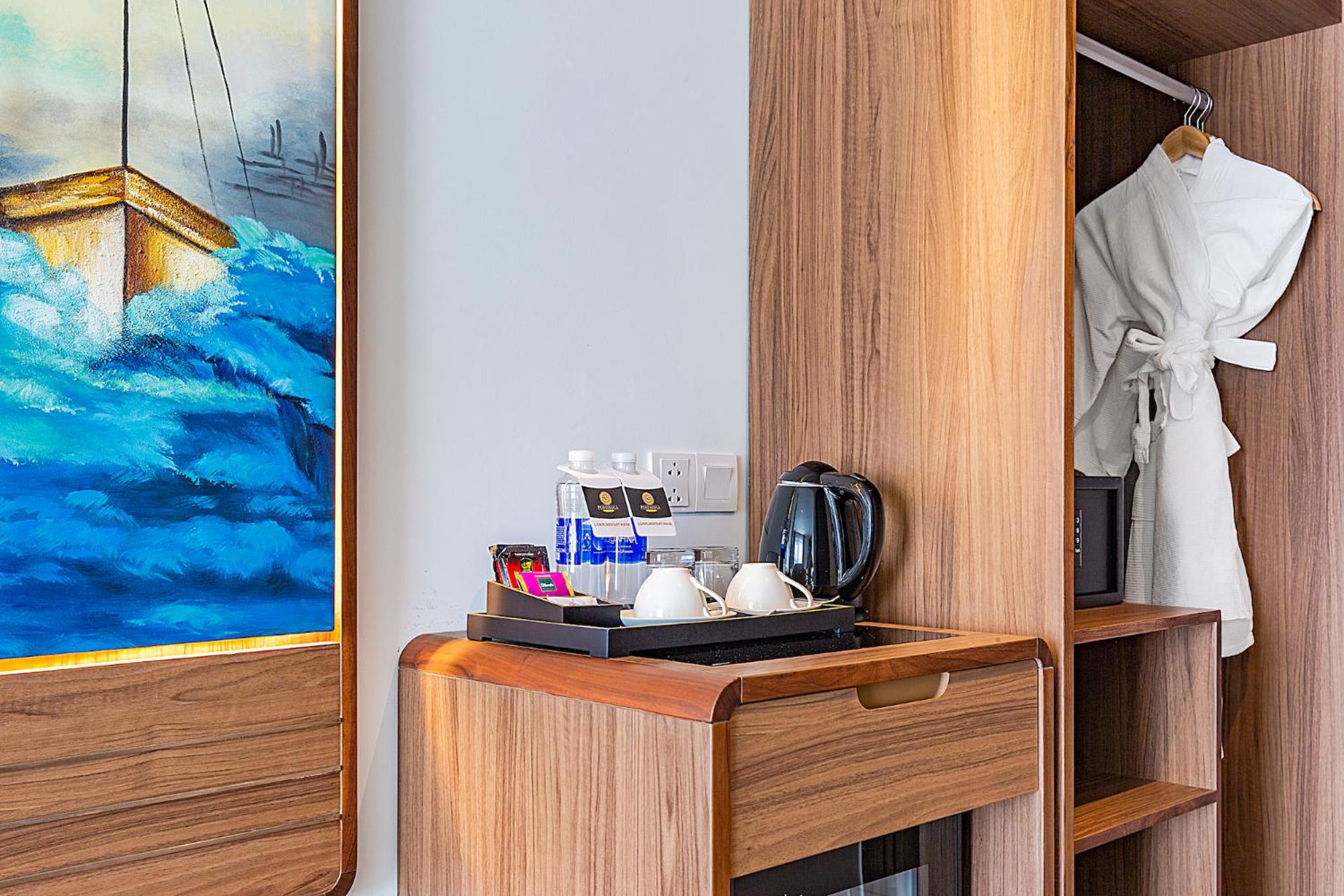Deluxe Twin Room with Partial Ocean View - Afternoon Tea Included - Photo 5