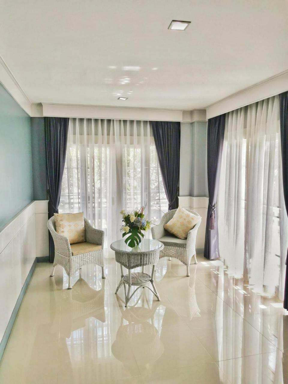 Deluxe Double Room with Balcony photo 2