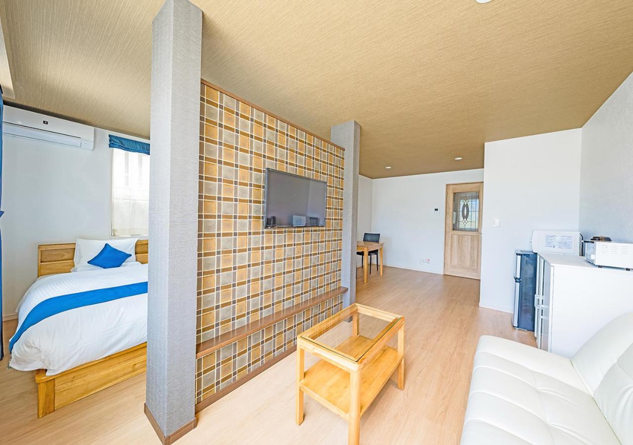 Universal Room - Superior Twin Room - Photo 10